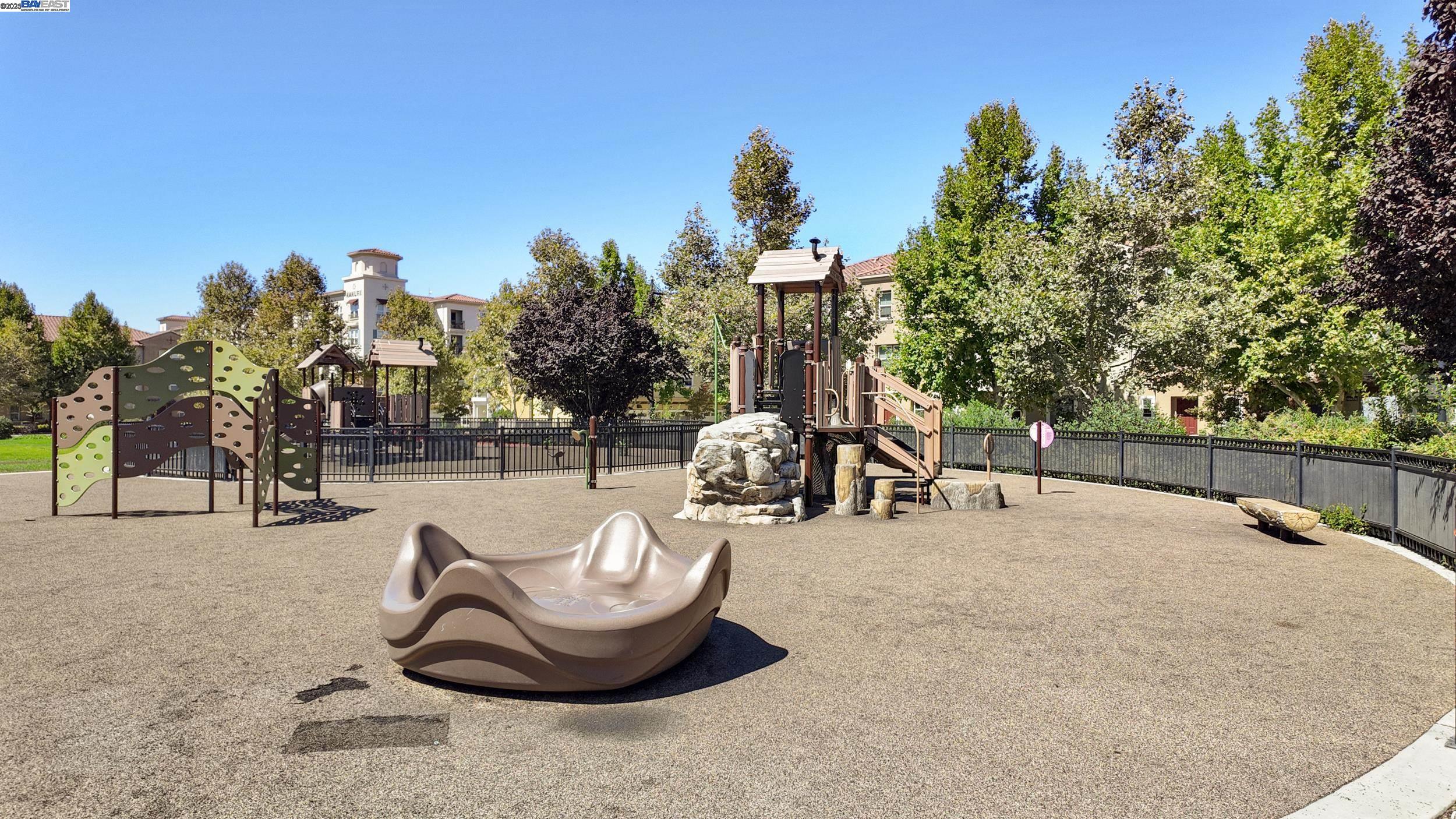 Detail Gallery Image 38 of 53 For 678 Barcelona Loop, Milpitas,  CA 95035 - 3 Beds | 3/1 Baths