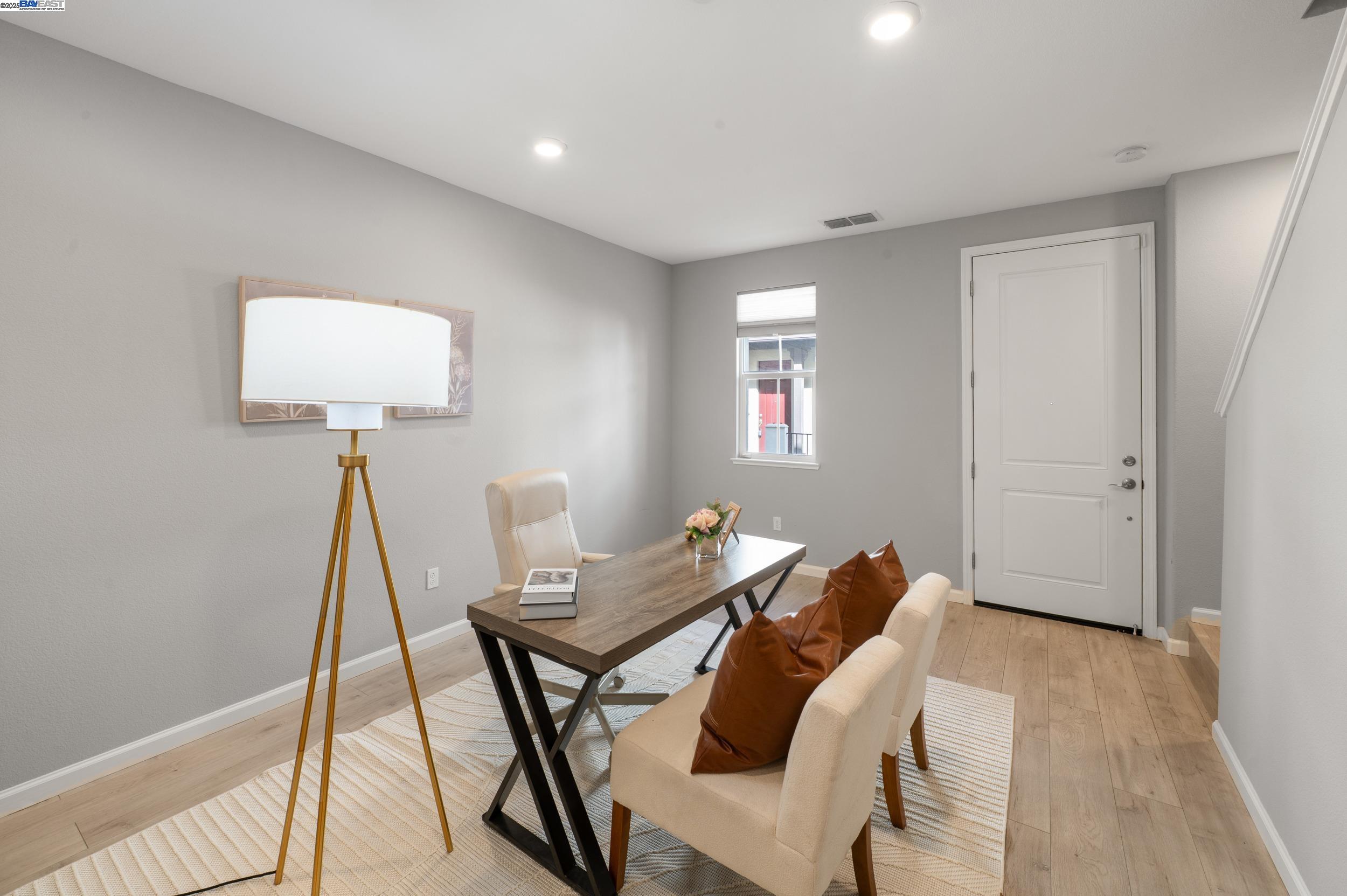 Detail Gallery Image 6 of 53 For 678 Barcelona Loop, Milpitas,  CA 95035 - 3 Beds | 3/1 Baths