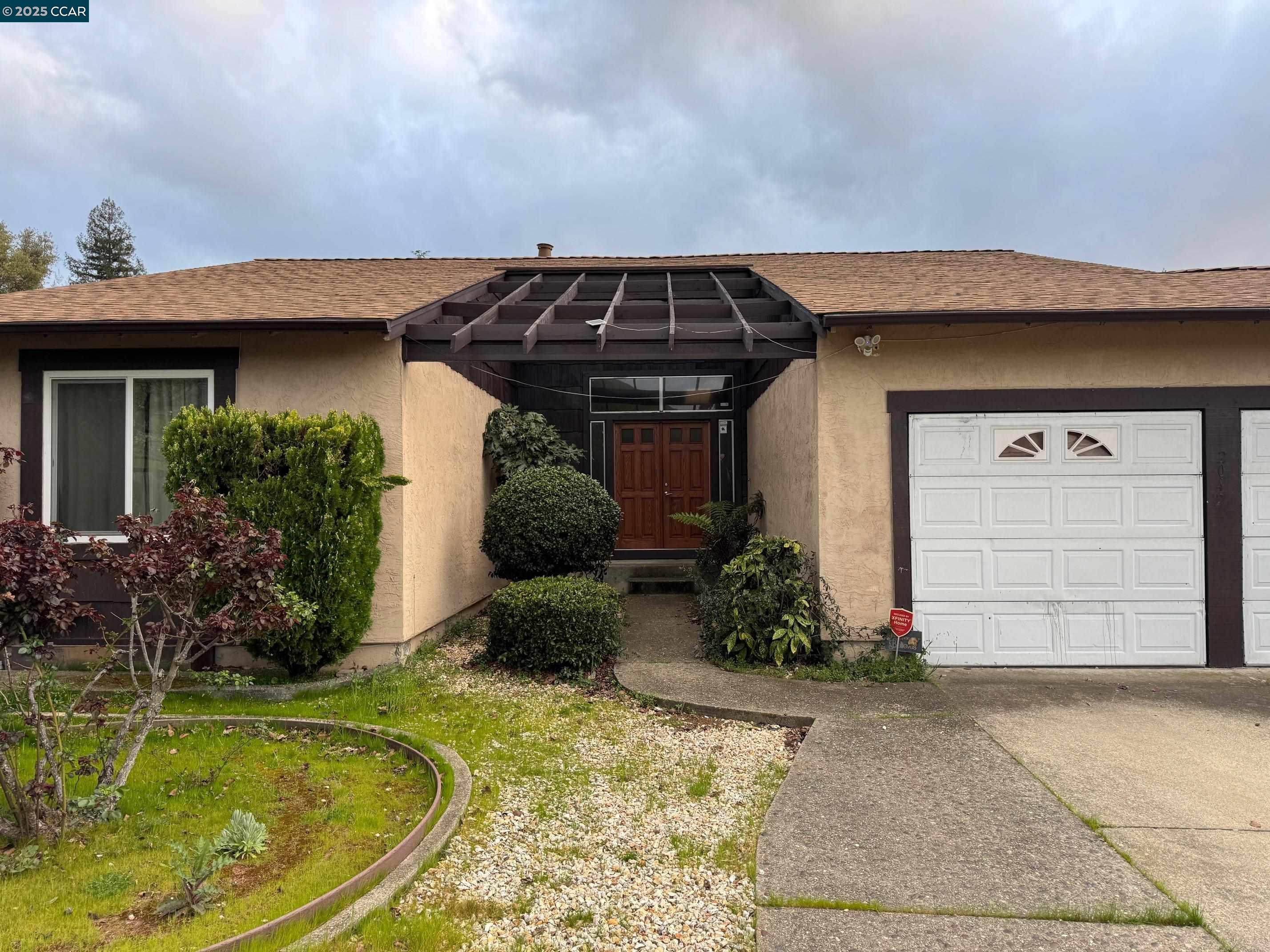 Detail Gallery Image 1 of 1 For 2042 Lupine Rd, Hercules,  CA 94547 - 4 Beds | 2 Baths