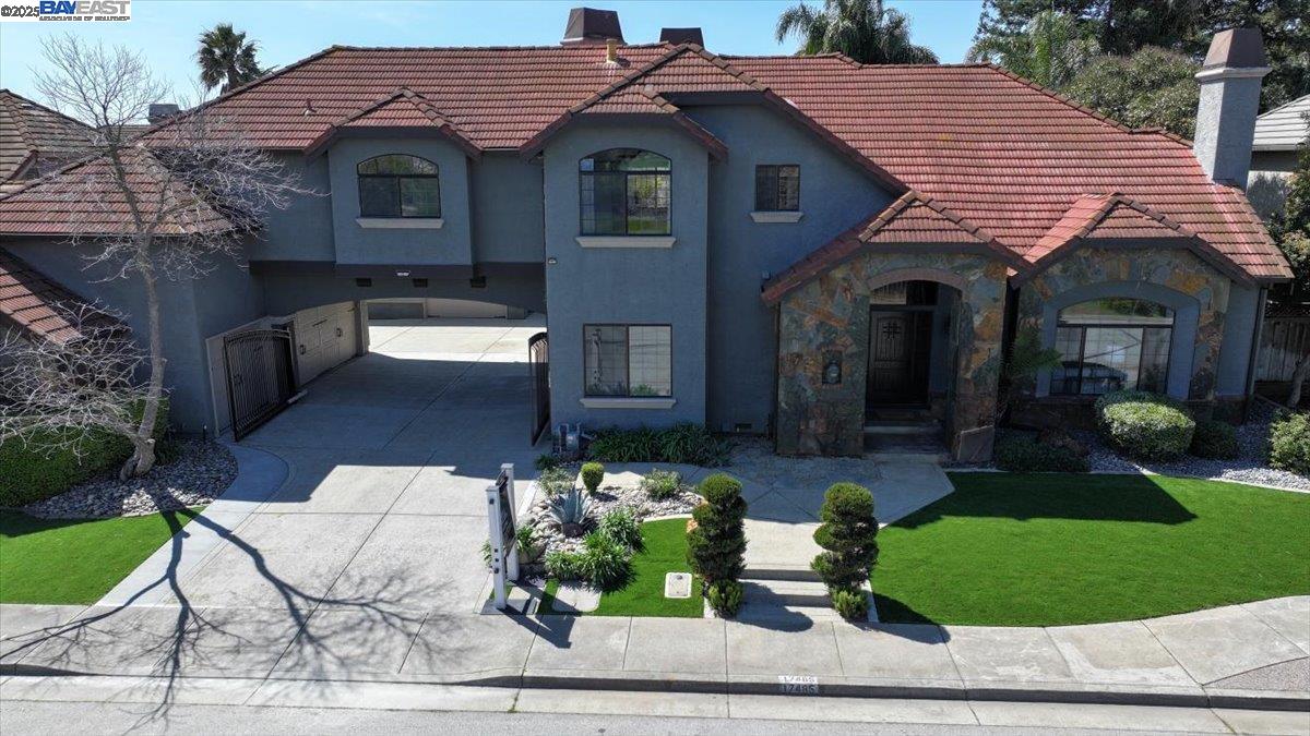 Detail Gallery Image 1 of 1 For 17485 Walnut Grove Dr., Morgan Hill,  CA 95037 - 5 Beds | 4 Baths