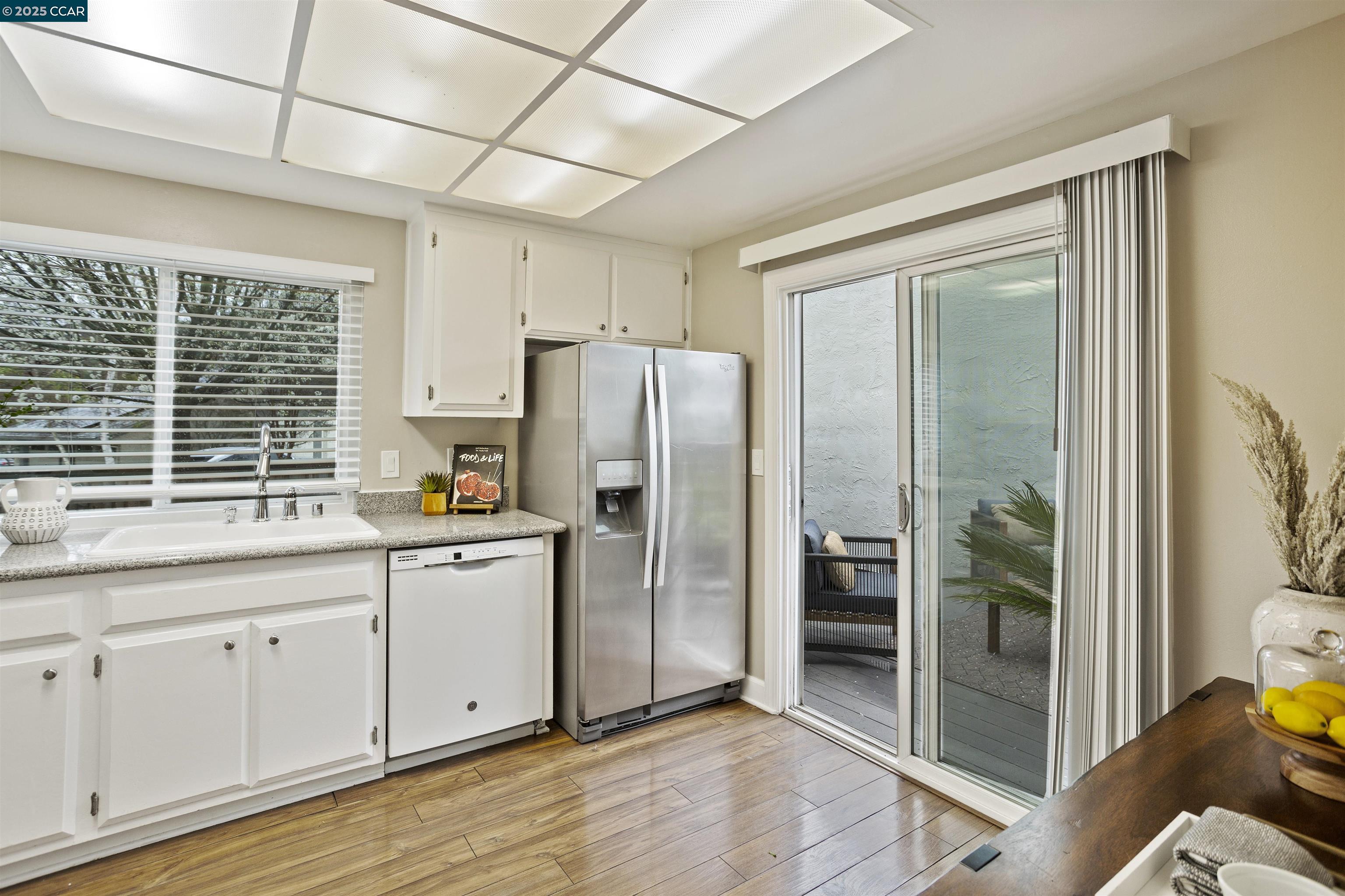 Detail Gallery Image 11 of 34 For 812 Country Club Dr, Moraga,  CA 94556 - 2 Beds | 2 Baths