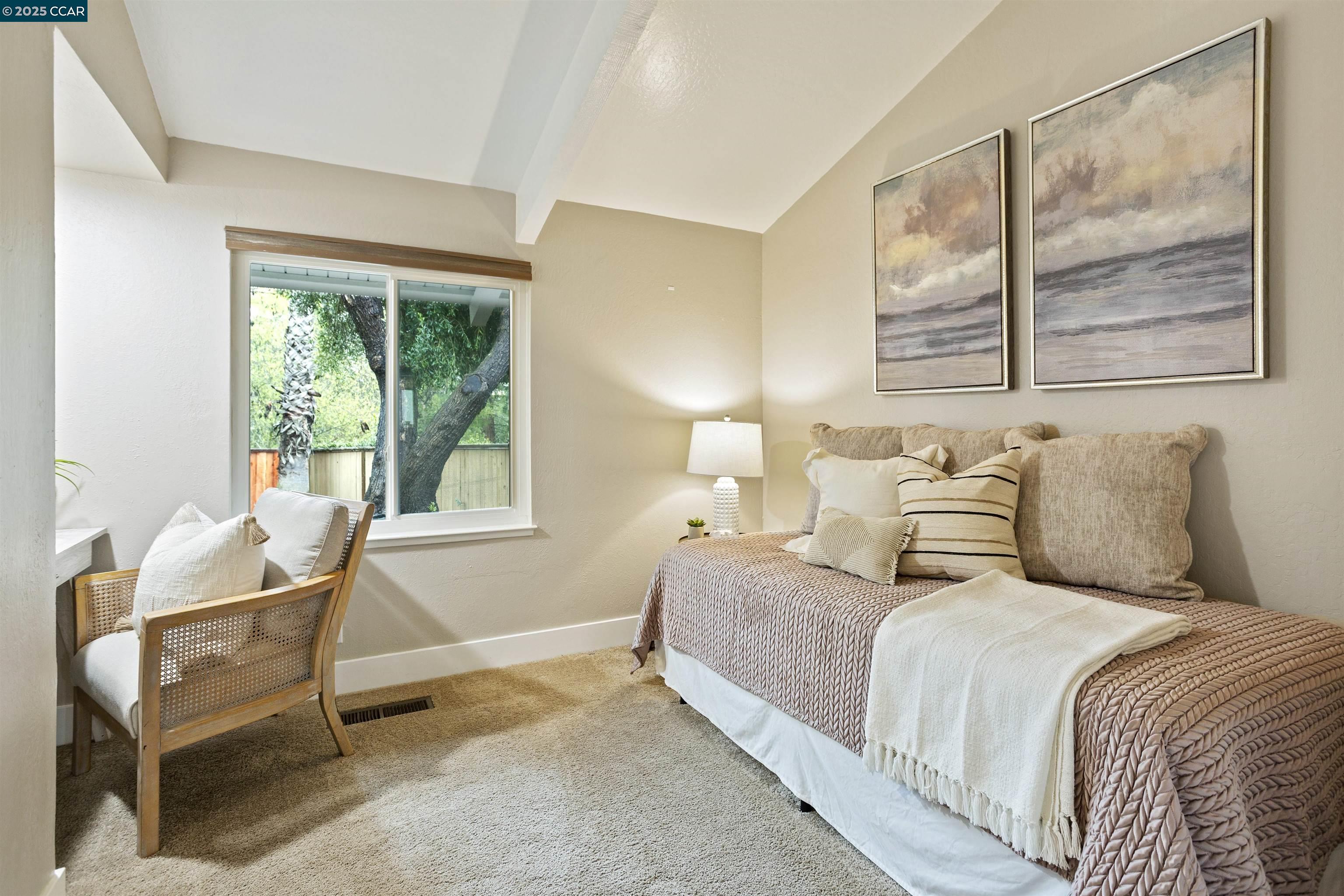 Detail Gallery Image 19 of 34 For 812 Country Club Dr, Moraga,  CA 94556 - 2 Beds | 2 Baths