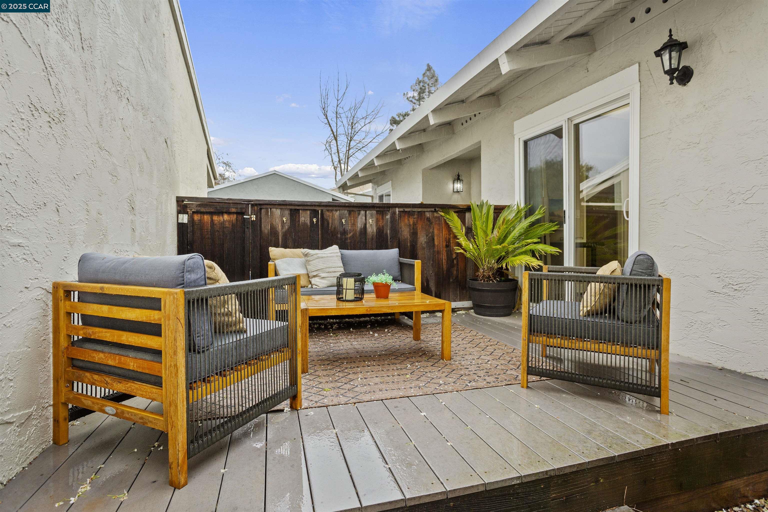 Detail Gallery Image 20 of 34 For 812 Country Club Dr, Moraga,  CA 94556 - 2 Beds | 2 Baths
