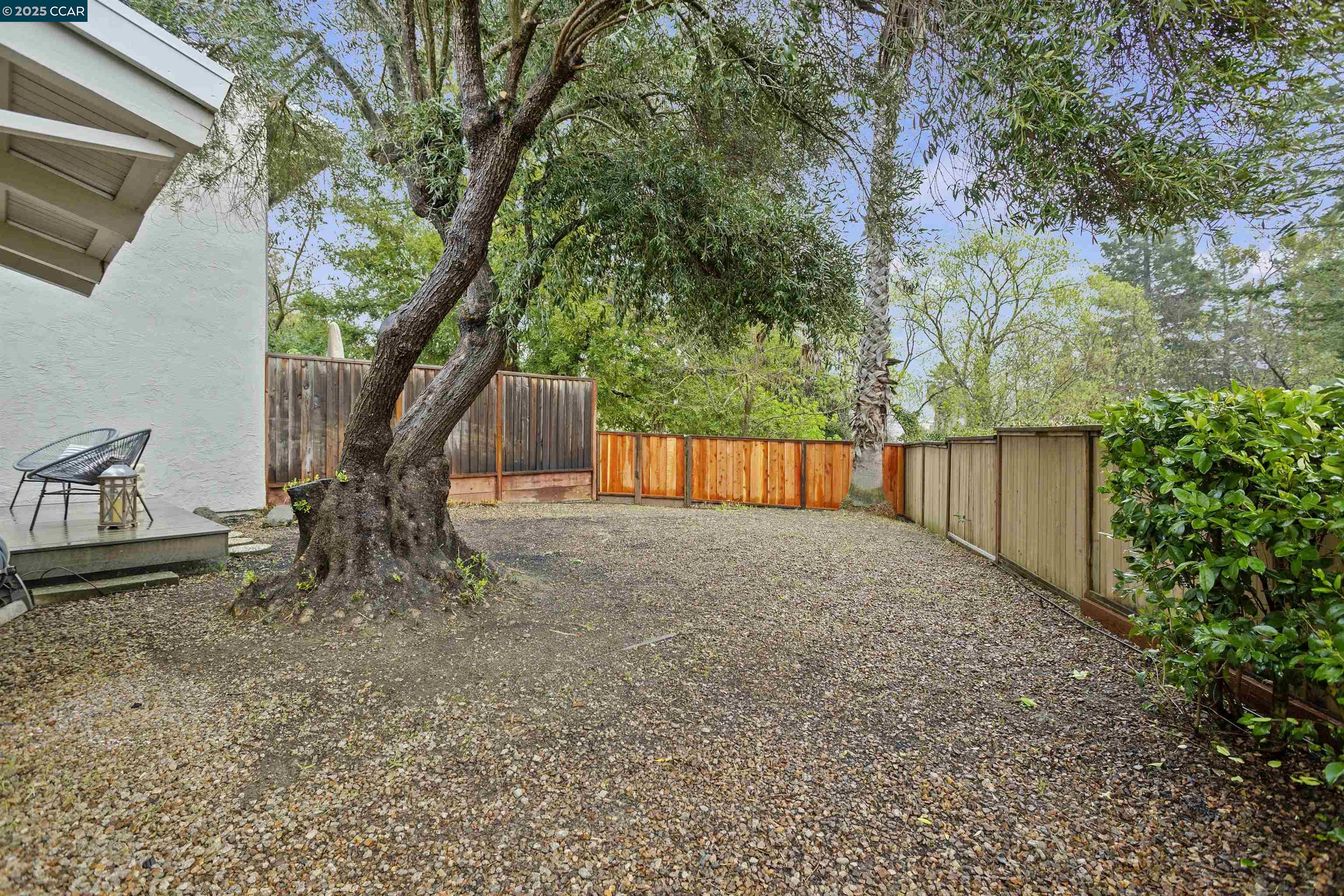 Detail Gallery Image 22 of 34 For 812 Country Club Dr, Moraga,  CA 94556 - 2 Beds | 2 Baths