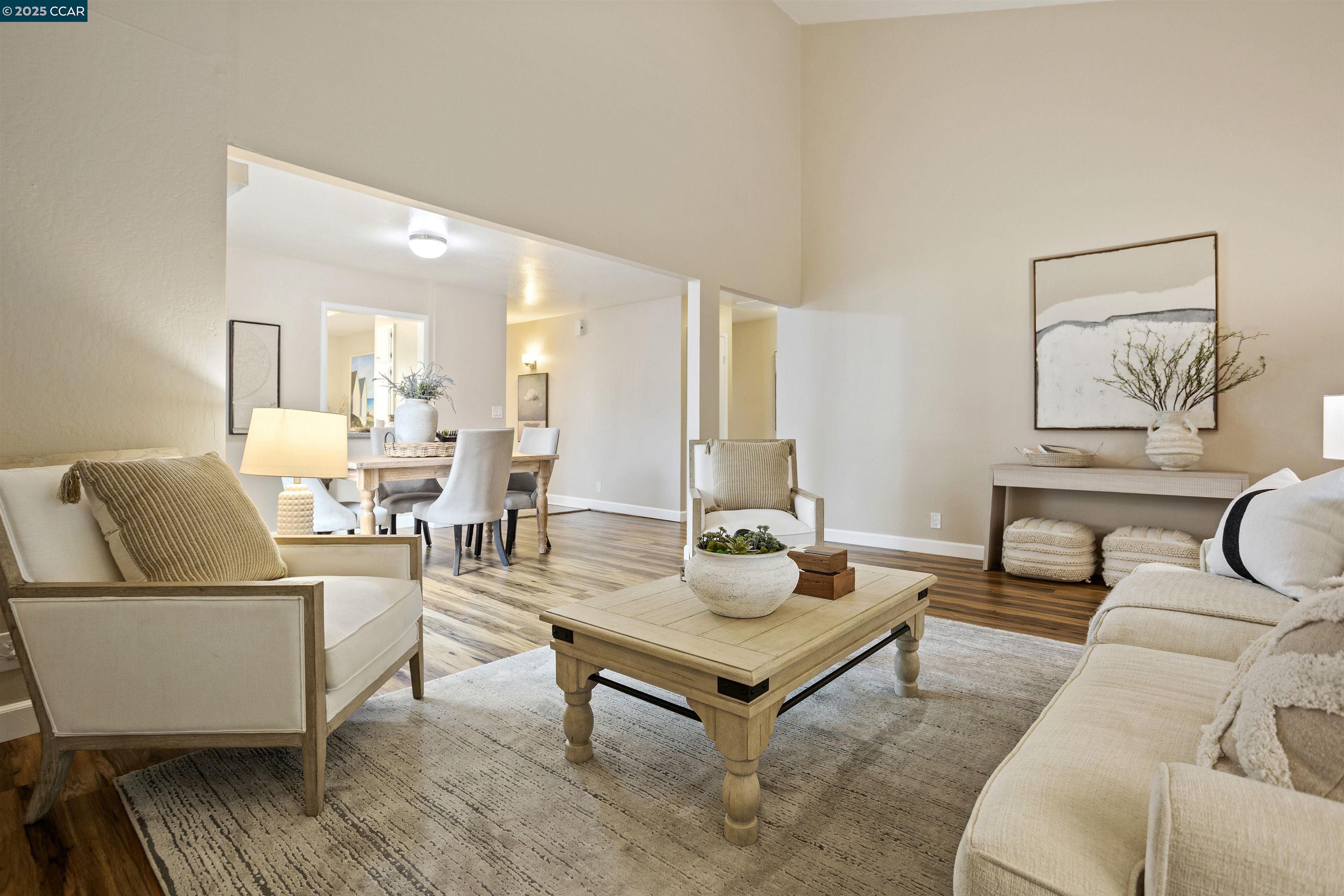 Detail Gallery Image 8 of 34 For 812 Country Club Dr, Moraga,  CA 94556 - 2 Beds | 2 Baths