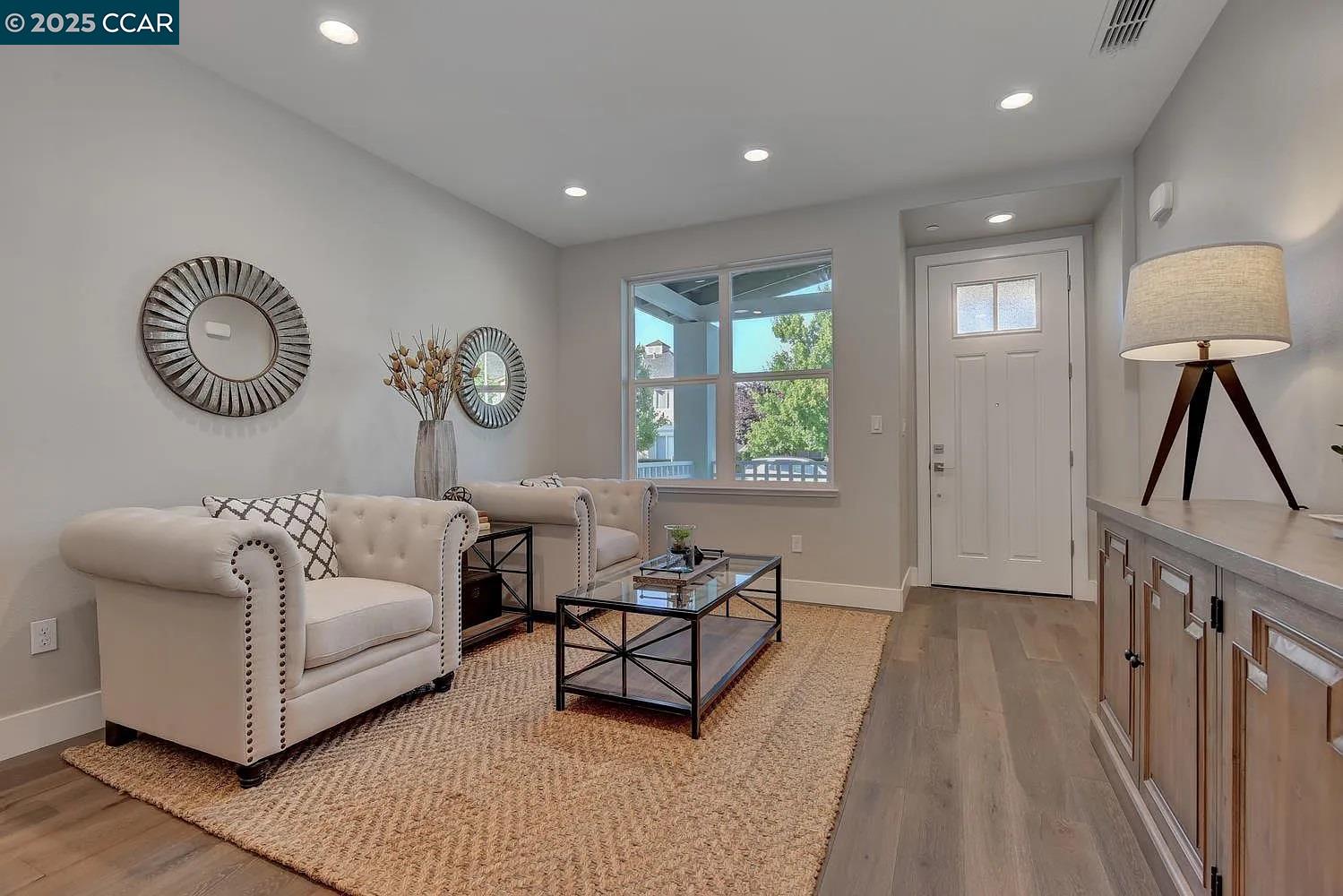 Detail Gallery Image 3 of 19 For 961 Prospect Ave, Santa Rosa,  CA 95409 - 4 Beds | 2/1 Baths