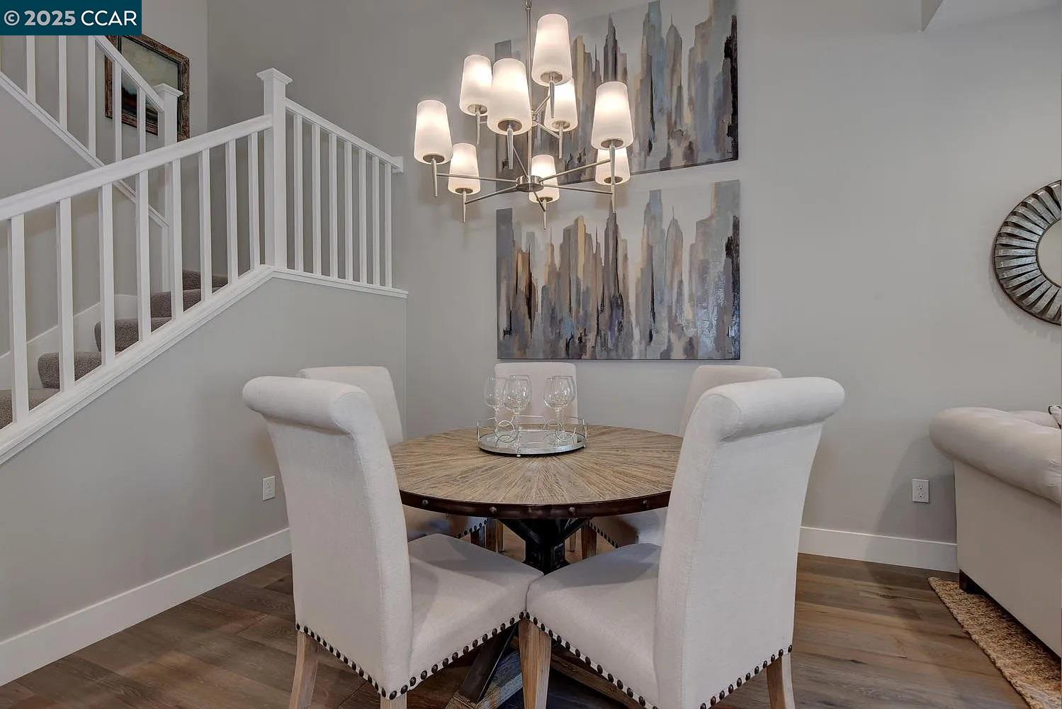 Detail Gallery Image 5 of 19 For 961 Prospect Ave, Santa Rosa,  CA 95409 - 4 Beds | 2/1 Baths