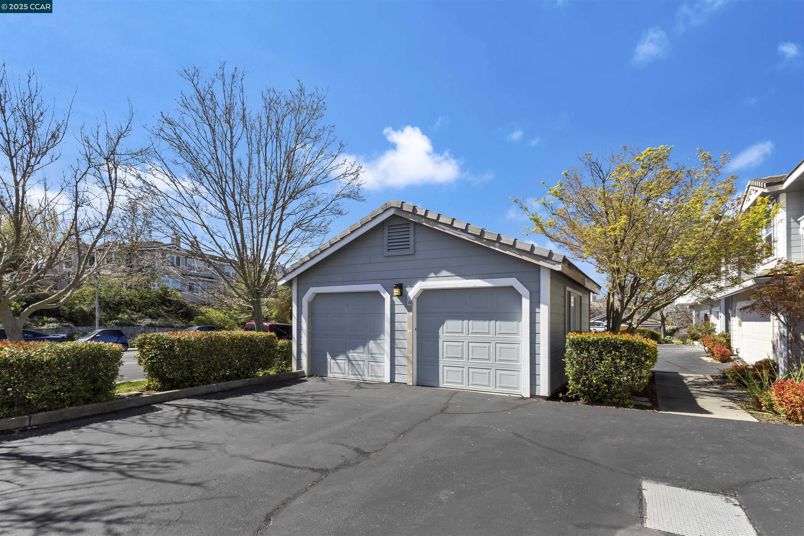 Detail Gallery Image 20 of 26 For 4605 Keller Ridge Dr, Clayton,  CA 94517 - 2 Beds | 2 Baths