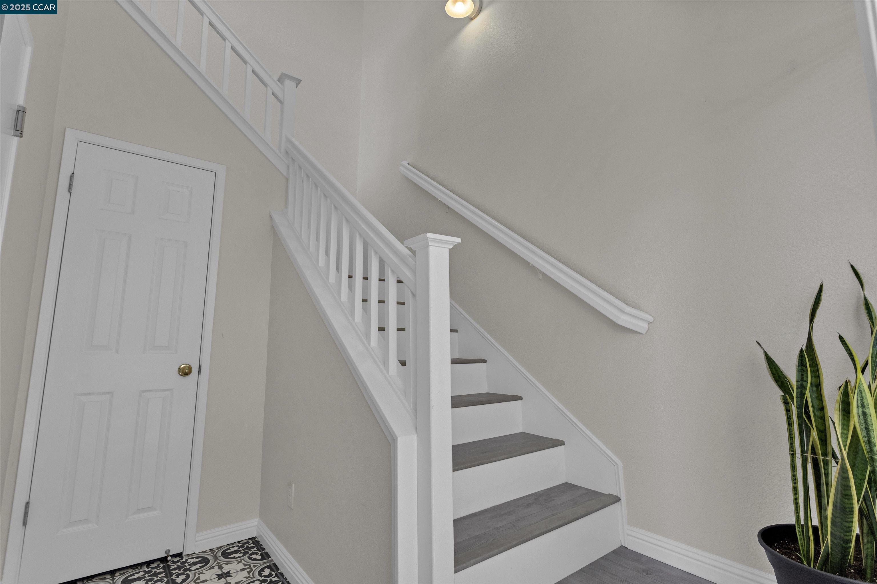 Detail Gallery Image 3 of 26 For 4605 Keller Ridge Dr, Clayton,  CA 94517 - 2 Beds | 2 Baths