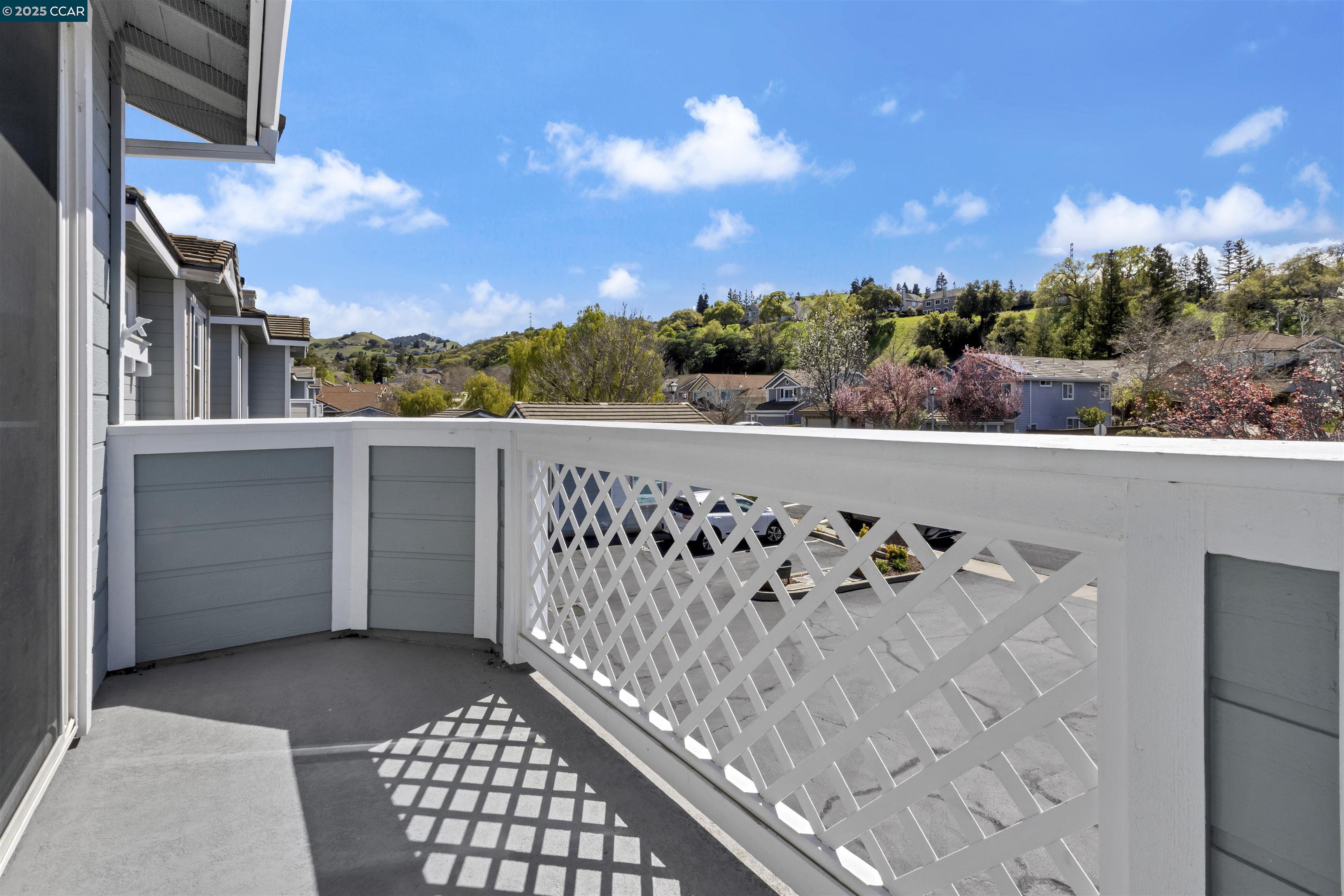 Detail Gallery Image 5 of 26 For 4605 Keller Ridge Dr, Clayton,  CA 94517 - 2 Beds | 2 Baths