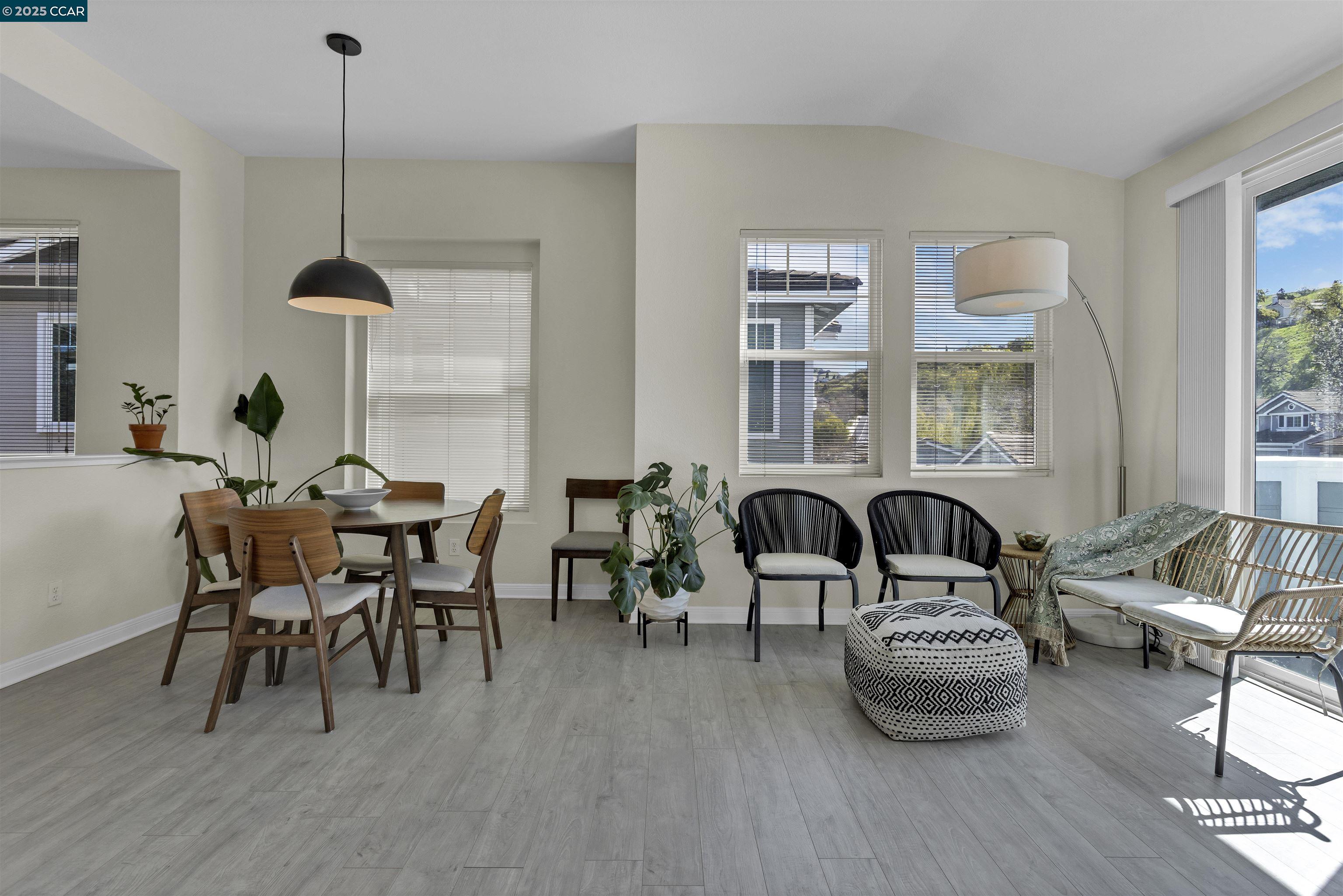 Detail Gallery Image 6 of 26 For 4605 Keller Ridge Dr, Clayton,  CA 94517 - 2 Beds | 2 Baths