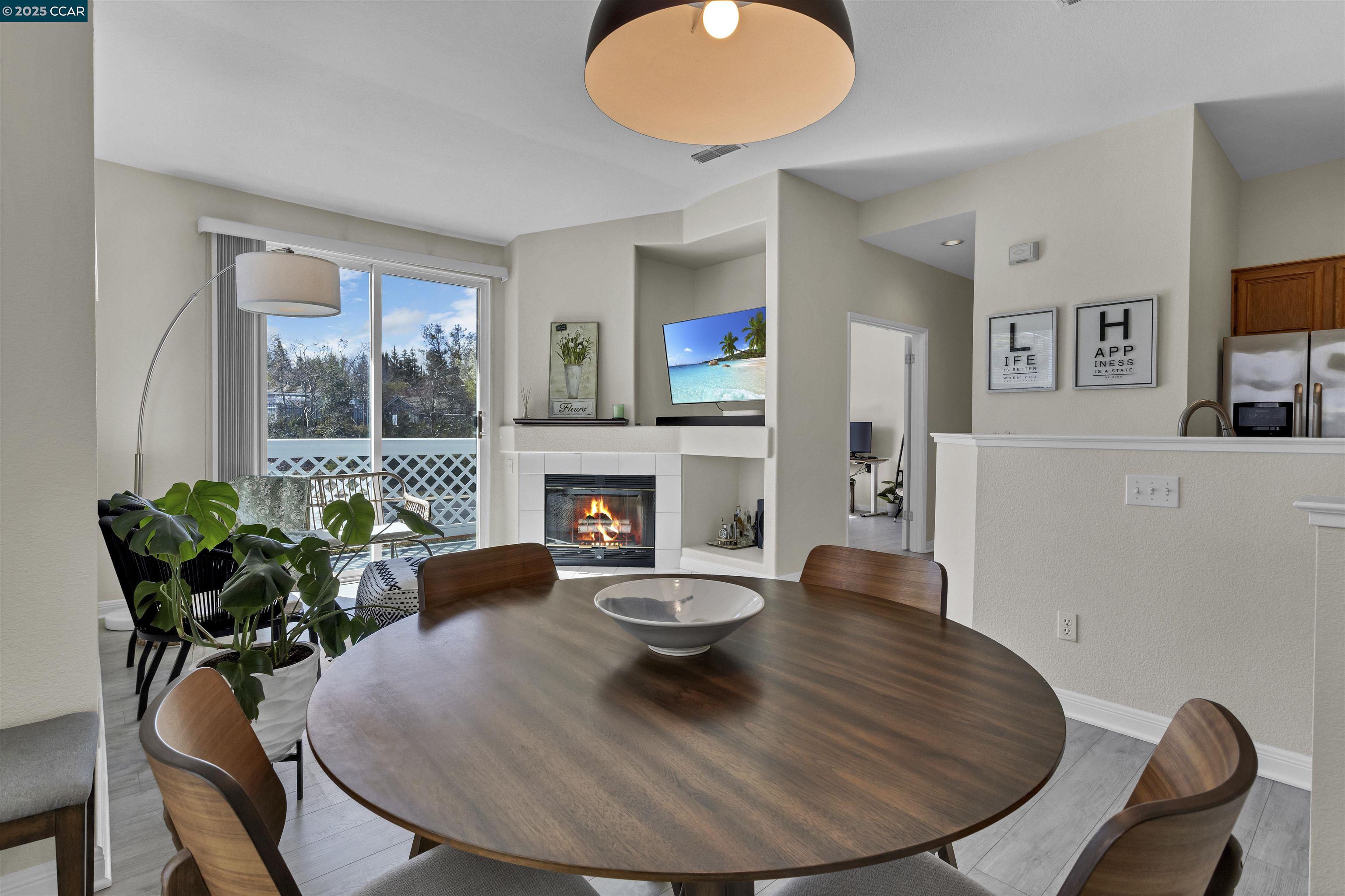 Detail Gallery Image 8 of 26 For 4605 Keller Ridge Dr, Clayton,  CA 94517 - 2 Beds | 2 Baths