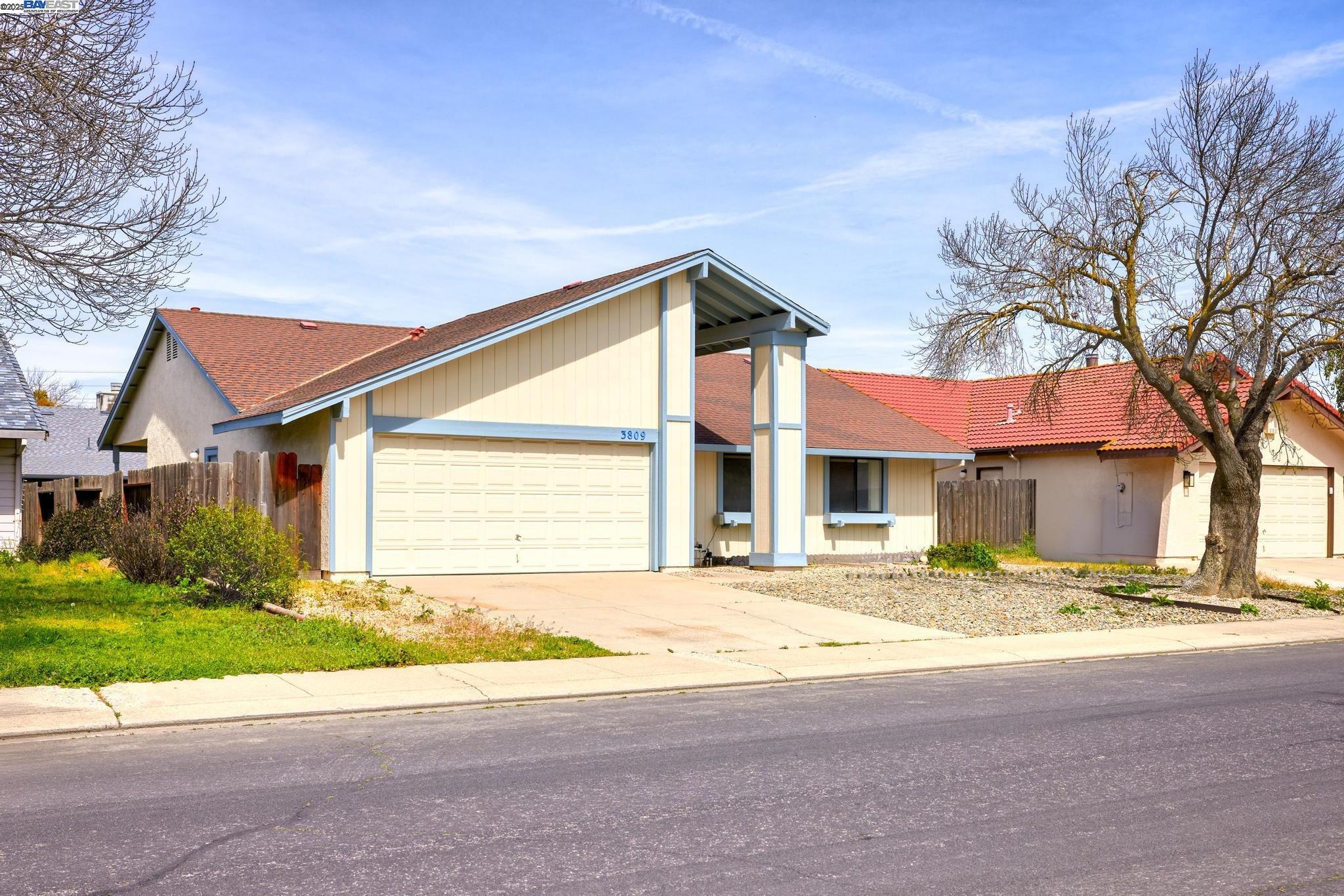 Detail Gallery Image 3 of 36 For 3809 Tumbleweed Ct, Modesto,  CA 95355 - 3 Beds | 2 Baths