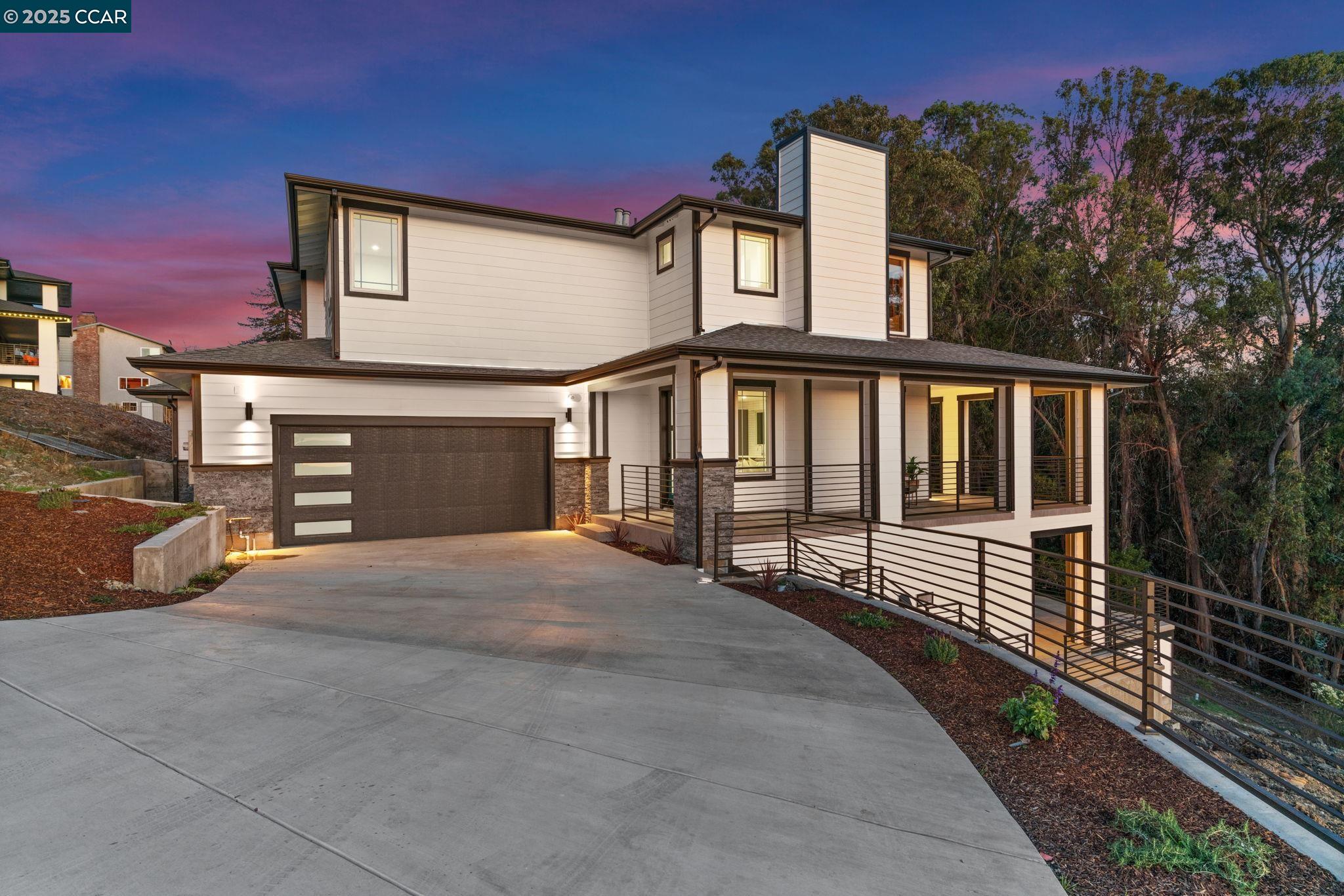 Detail Gallery Image 1 of 1 For 9 Turner Ct, Oakland,  CA 94605 - 5 Beds | 4 Baths