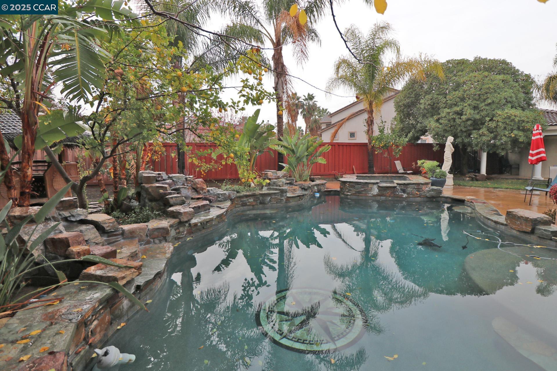 Detail Gallery Image 2 of 23 For 1097 Teal Ct, Brentwood,  CA 94513 - 4 Beds | 3/1 Baths