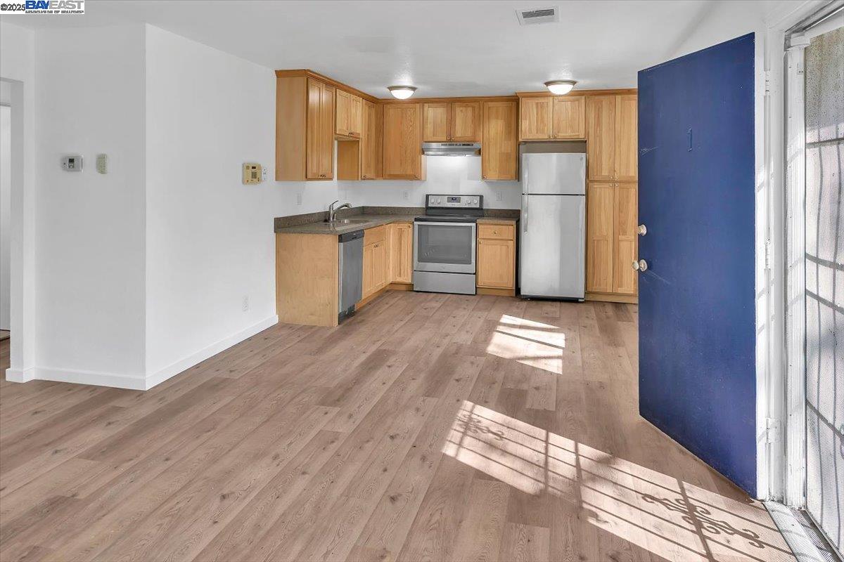 Photo #4: 41090511 Listing: Photo #4