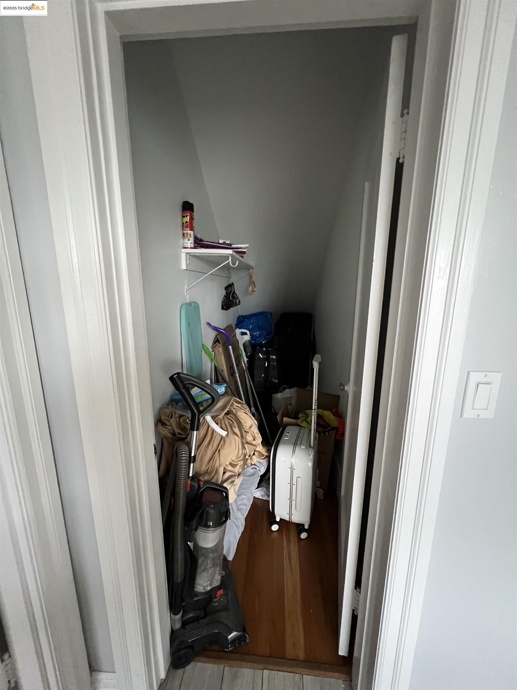 Detail Gallery Image 6 of 9 For 1534 Milvia St a,  Berkeley,  CA 94709 - 3 Beds | 2 Baths