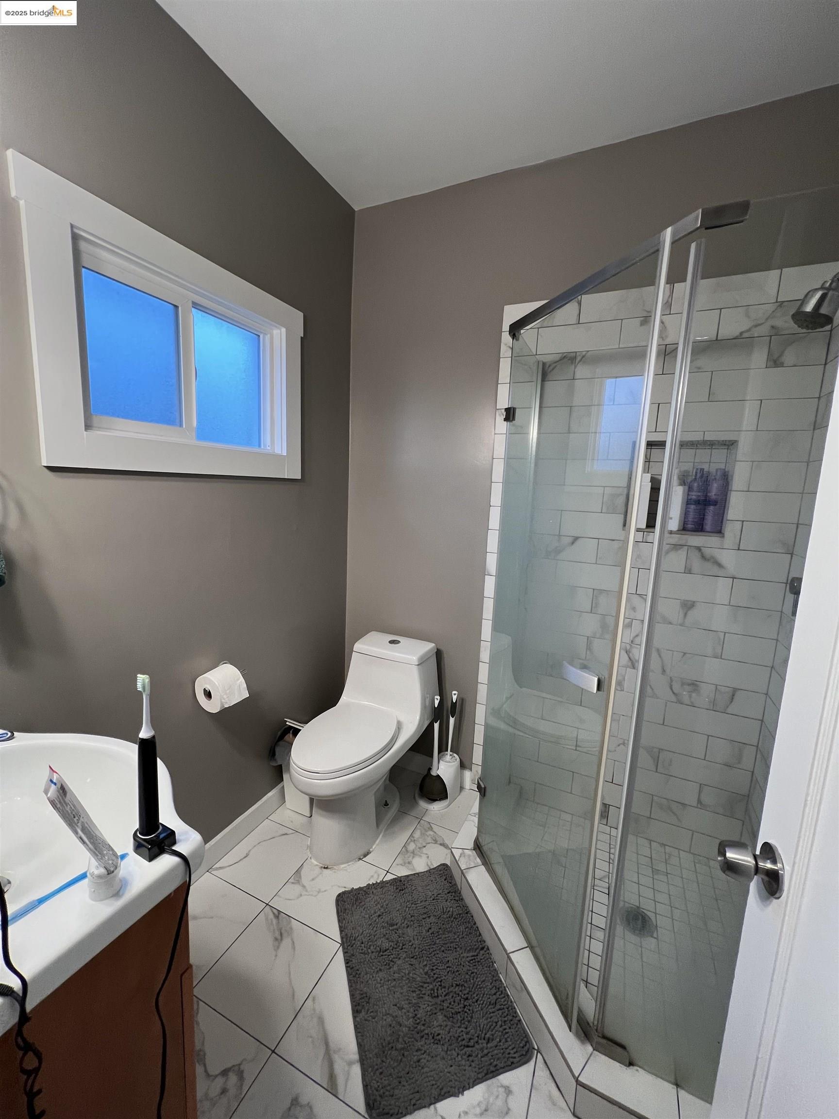 Detail Gallery Image 9 of 9 For 1534 Milvia St a,  Berkeley,  CA 94709 - 3 Beds | 2 Baths
