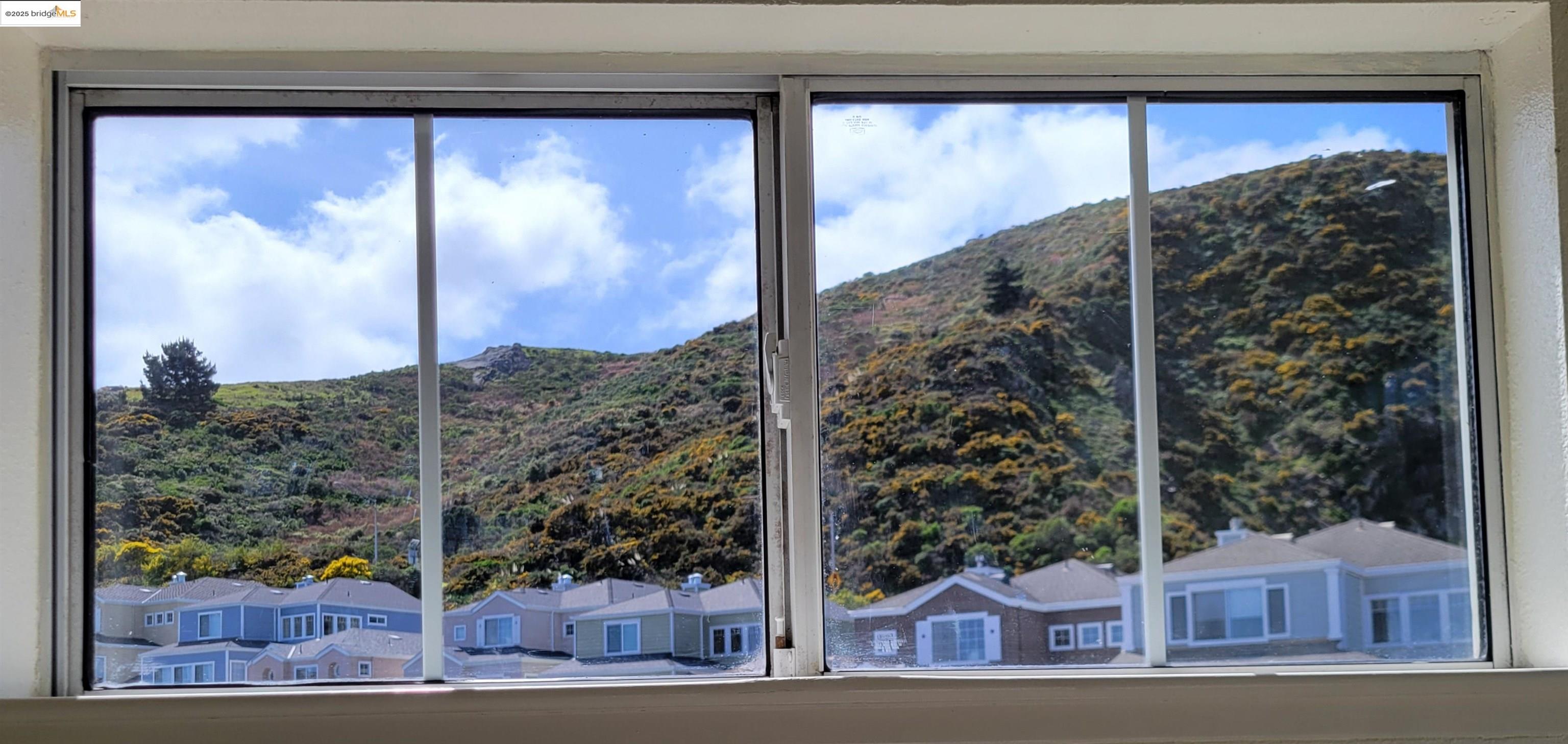 Detail Gallery Image 17 of 24 For 386 Bay Ridge Drive, Daly City,  CA 94014 - 4 Beds | 2/1 Baths