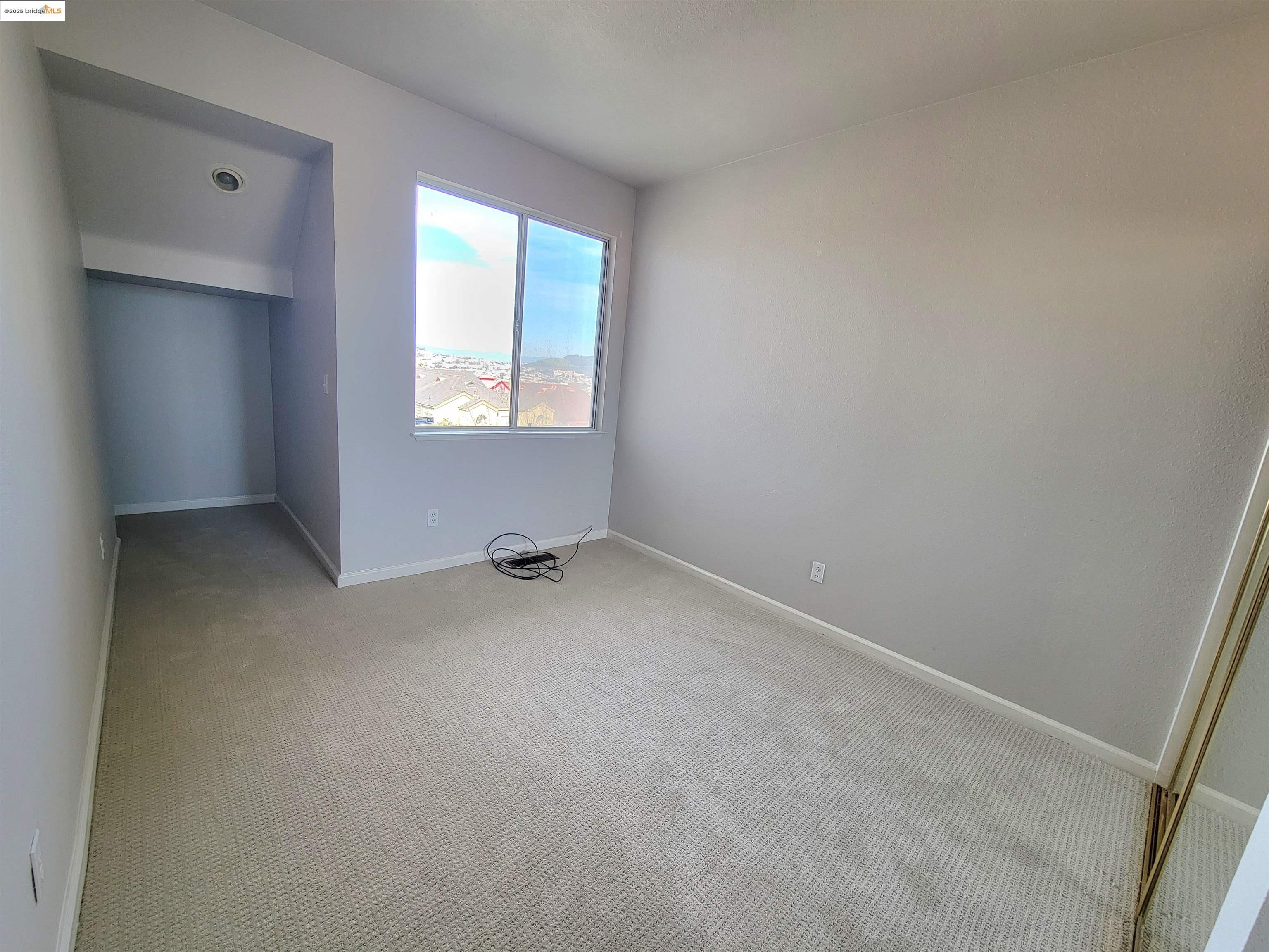 Detail Gallery Image 18 of 24 For 386 Bay Ridge Drive, Daly City,  CA 94014 - 4 Beds | 2/1 Baths