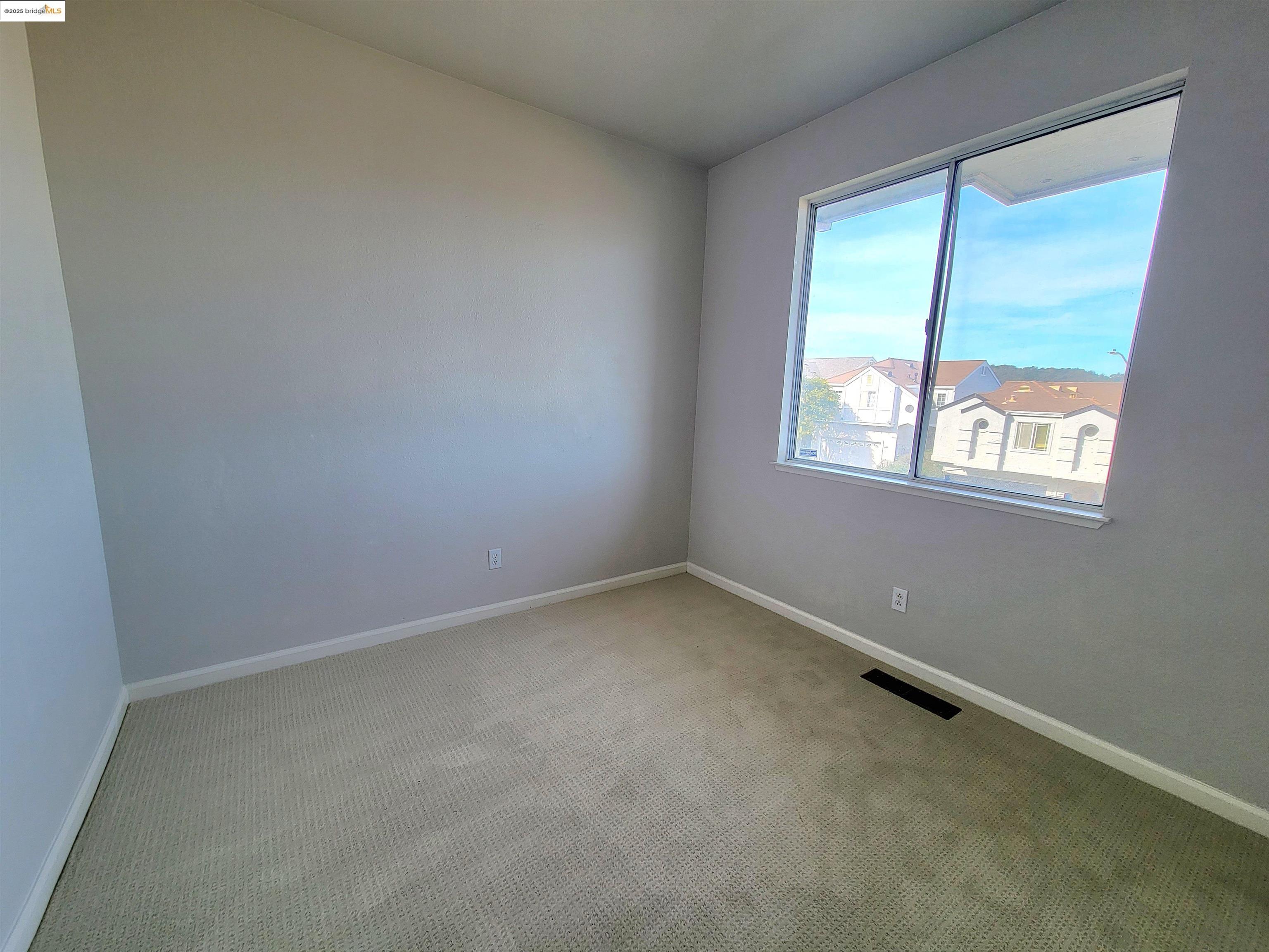 Detail Gallery Image 21 of 24 For 386 Bay Ridge Drive, Daly City,  CA 94014 - 4 Beds | 2/1 Baths