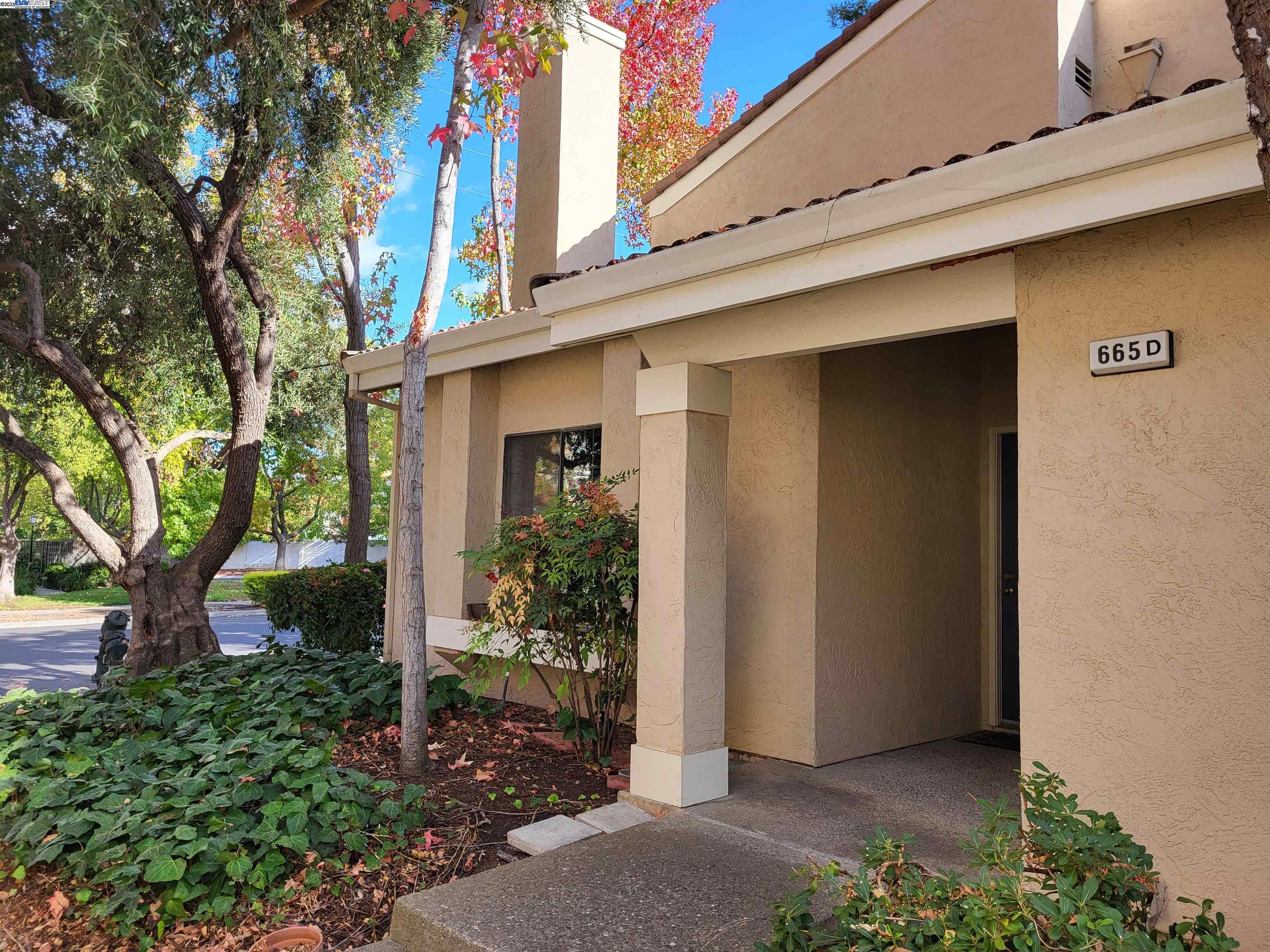 More Details about MLS # 41090549 : 665 PALOMINO DR # D