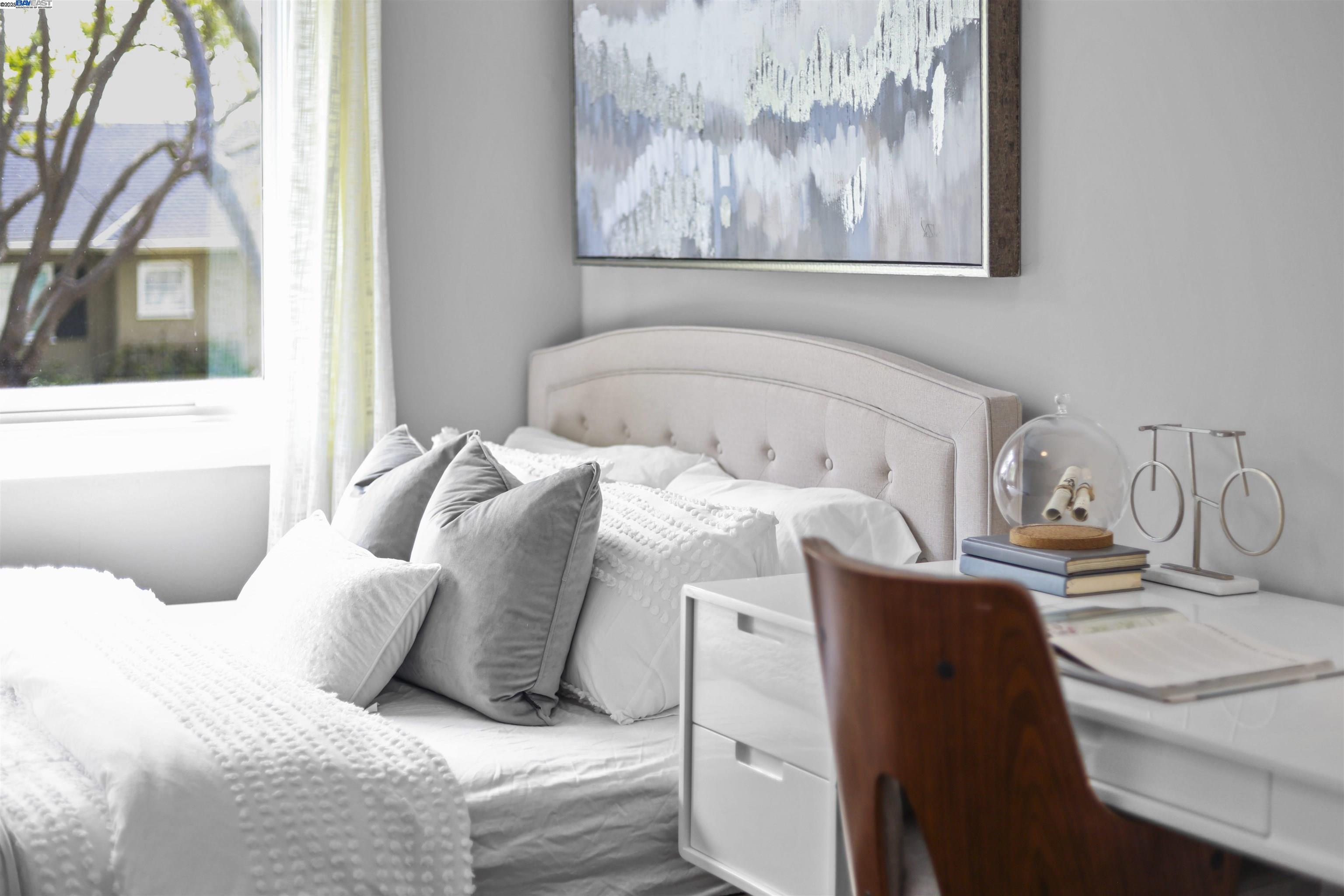 Detail Gallery Image 18 of 27 For 1361 Oakland Ave, Piedmont,  CA 94611 - 3 Beds | 2 Baths