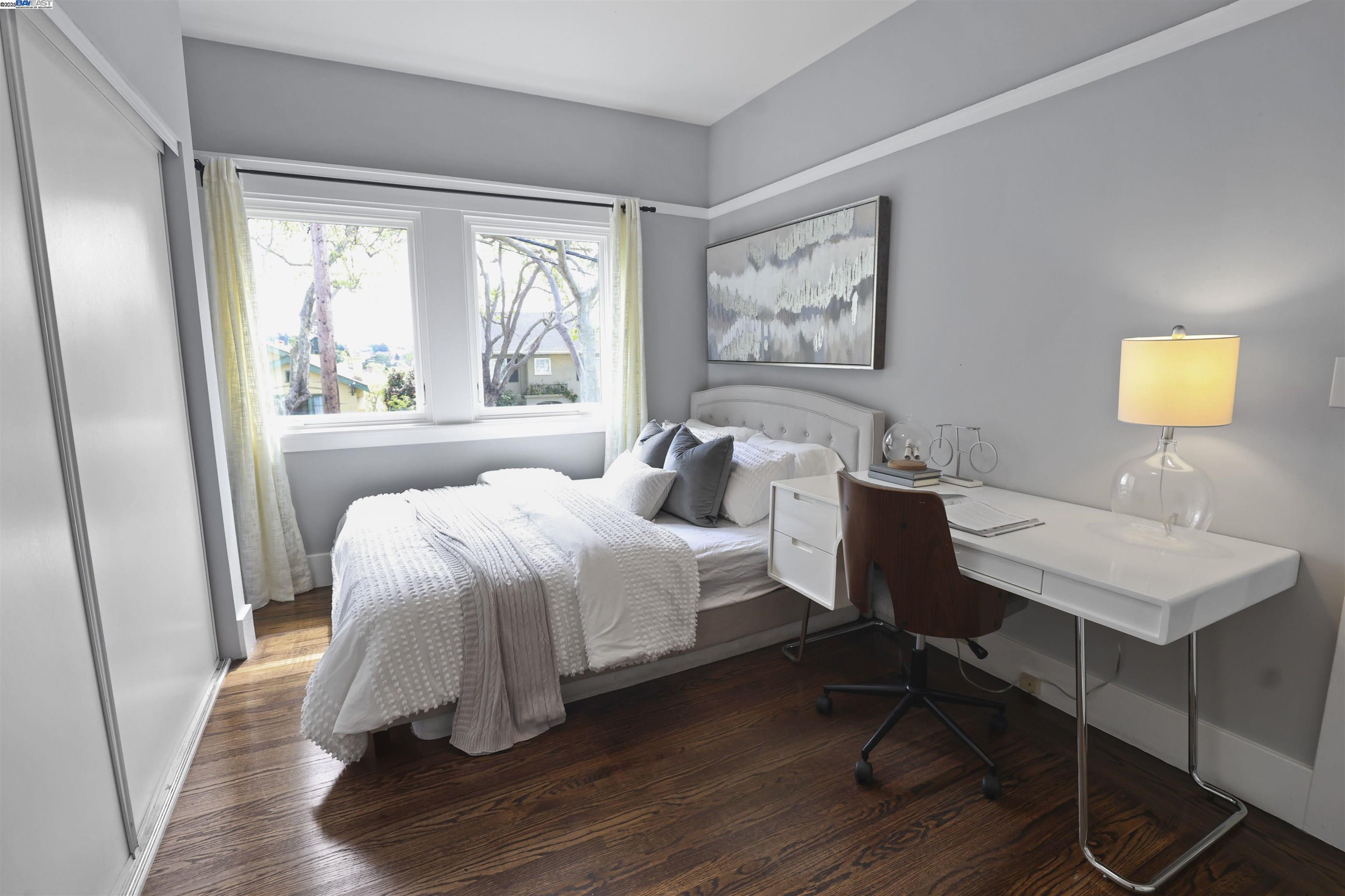 Detail Gallery Image 19 of 27 For 1361 Oakland Ave, Piedmont,  CA 94611 - 3 Beds | 2 Baths
