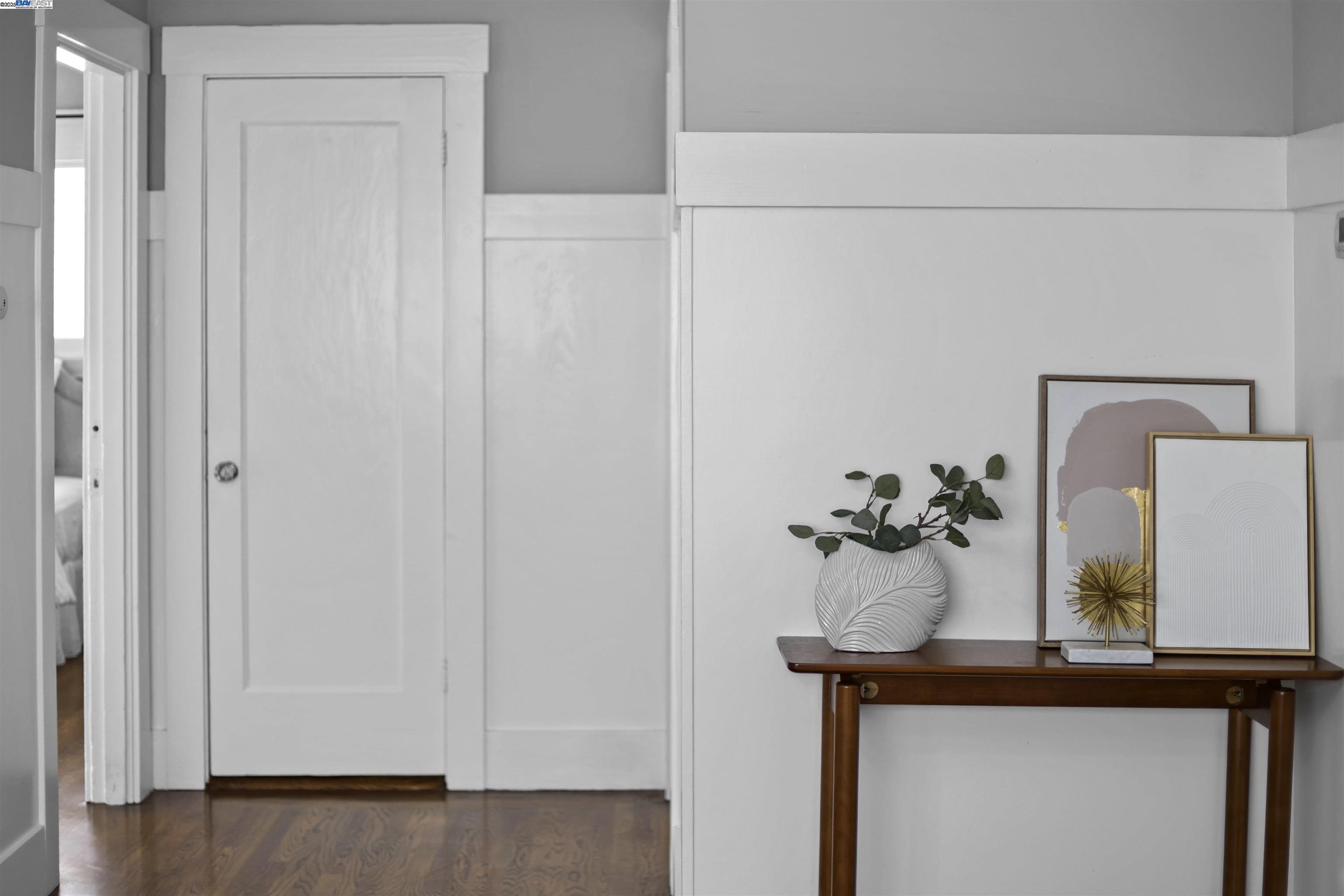 Detail Gallery Image 9 of 27 For 1361 Oakland Ave, Piedmont,  CA 94611 - 3 Beds | 2 Baths