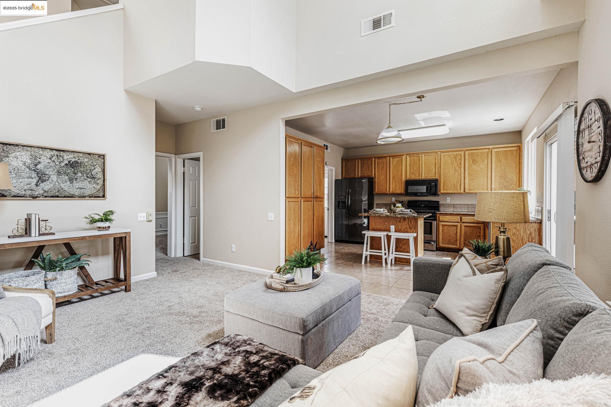 Detail Gallery Image 6 of 14 For 1090 Chaucer Dr, Brentwood,  CA 94513 - 3 Beds | 2/1 Baths