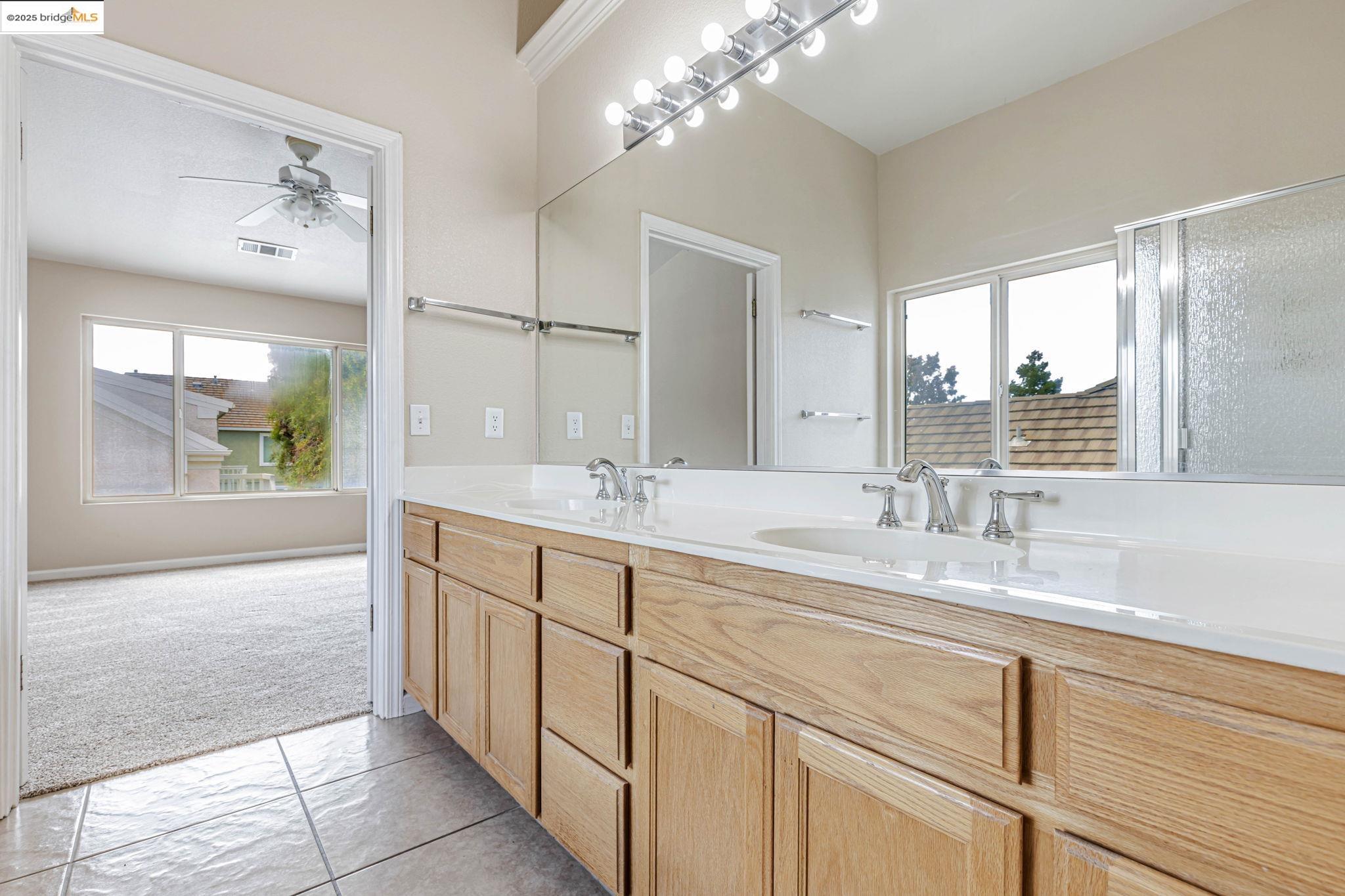 Detail Gallery Image 10 of 14 For 1090 Chaucer Dr, Brentwood,  CA 94513 - 3 Beds | 2/1 Baths