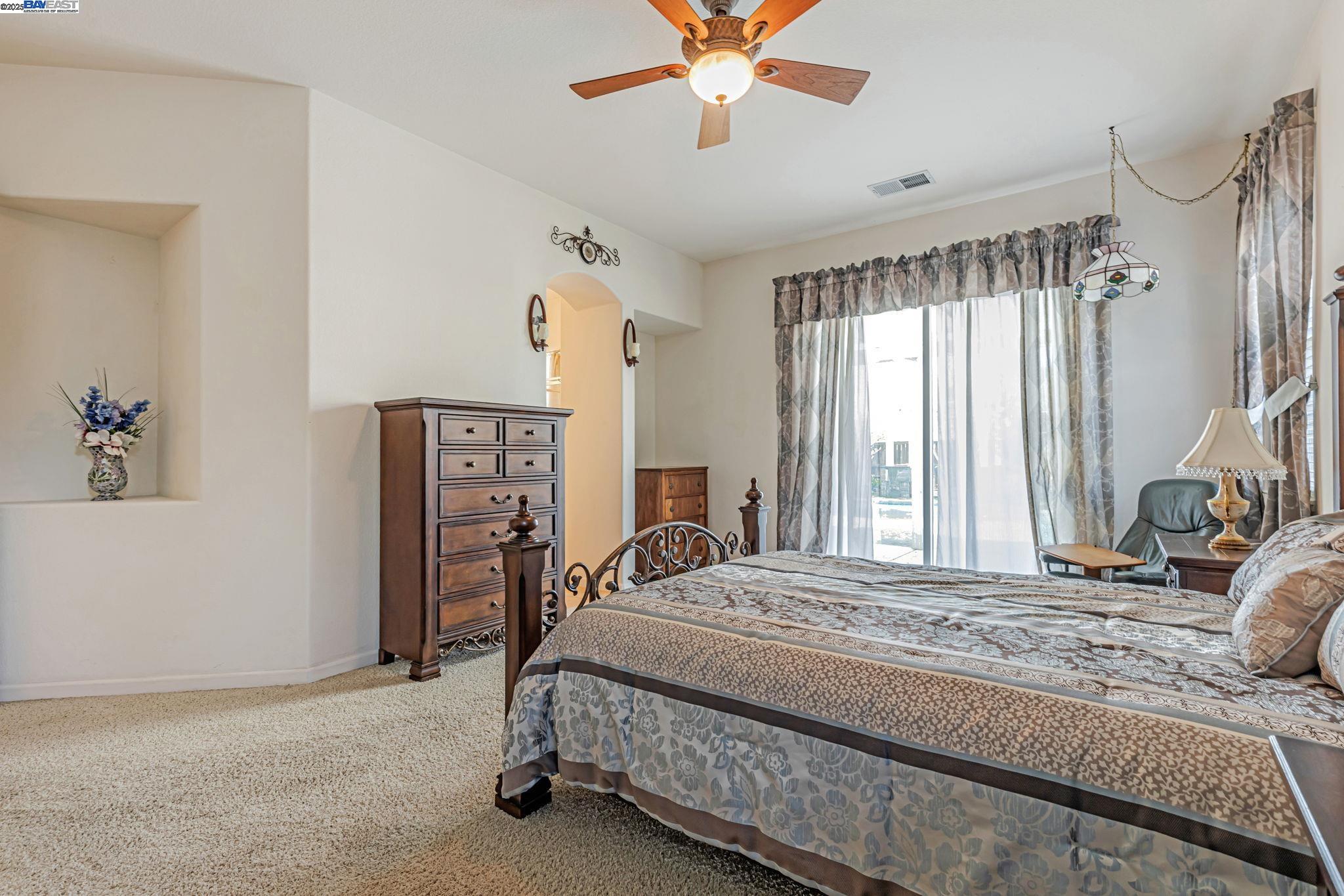 Detail Gallery Image 12 of 45 For 5149 Shipwheel Dr, Stockton,  CA 95206 - 4 Beds | 3 Baths