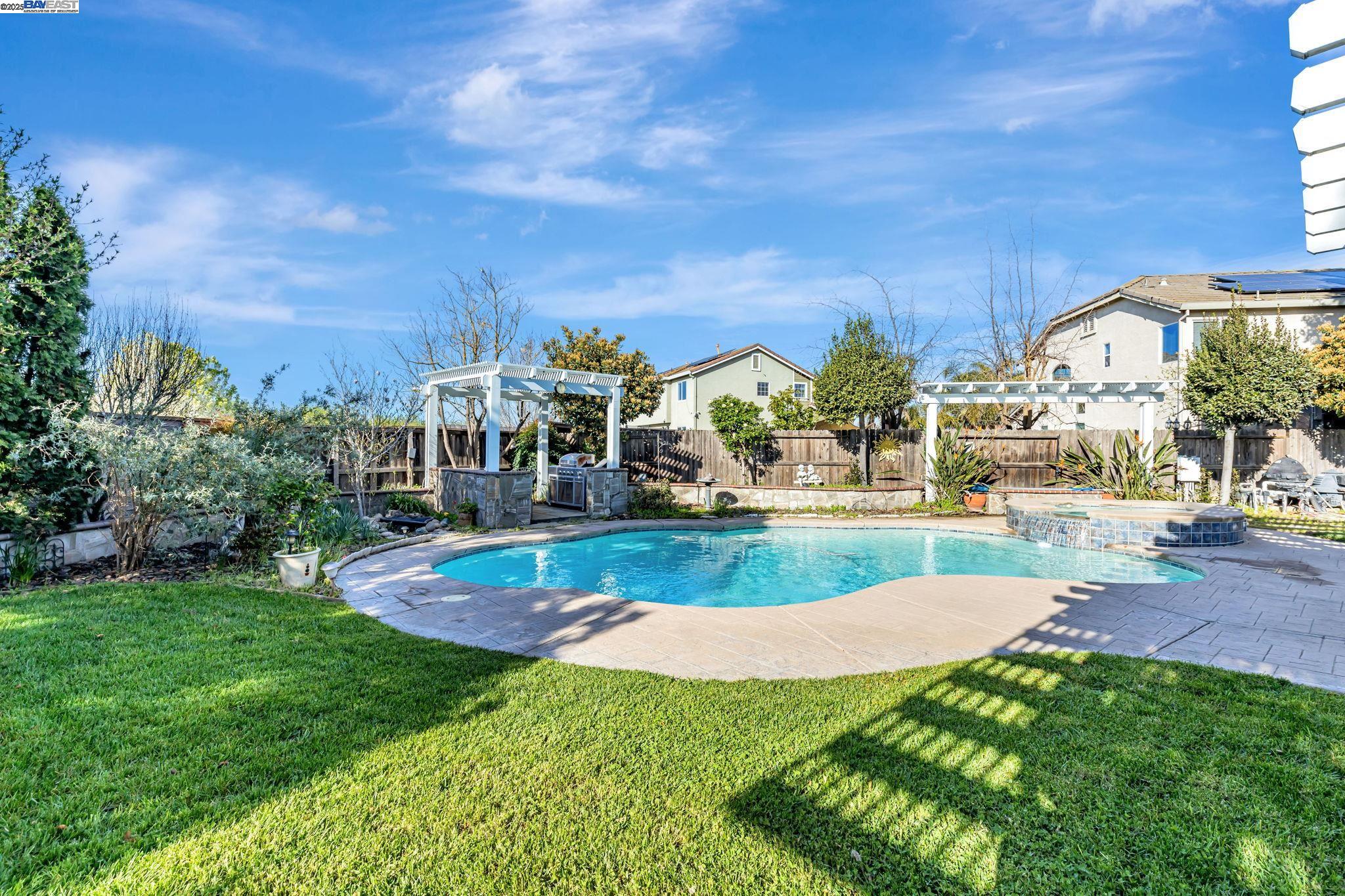 Detail Gallery Image 35 of 45 For 5149 Shipwheel Dr, Stockton,  CA 95206 - 4 Beds | 3 Baths