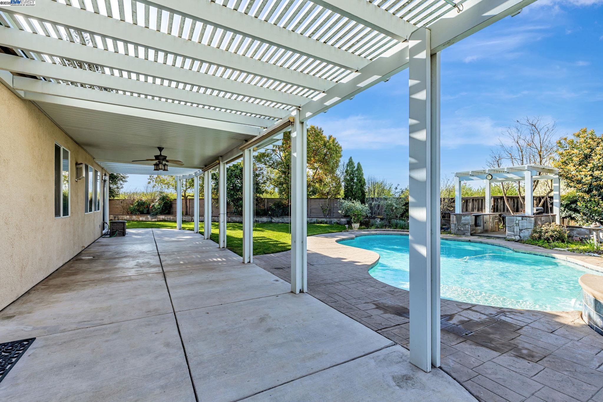 Detail Gallery Image 38 of 45 For 5149 Shipwheel Dr, Stockton,  CA 95206 - 4 Beds | 3 Baths
