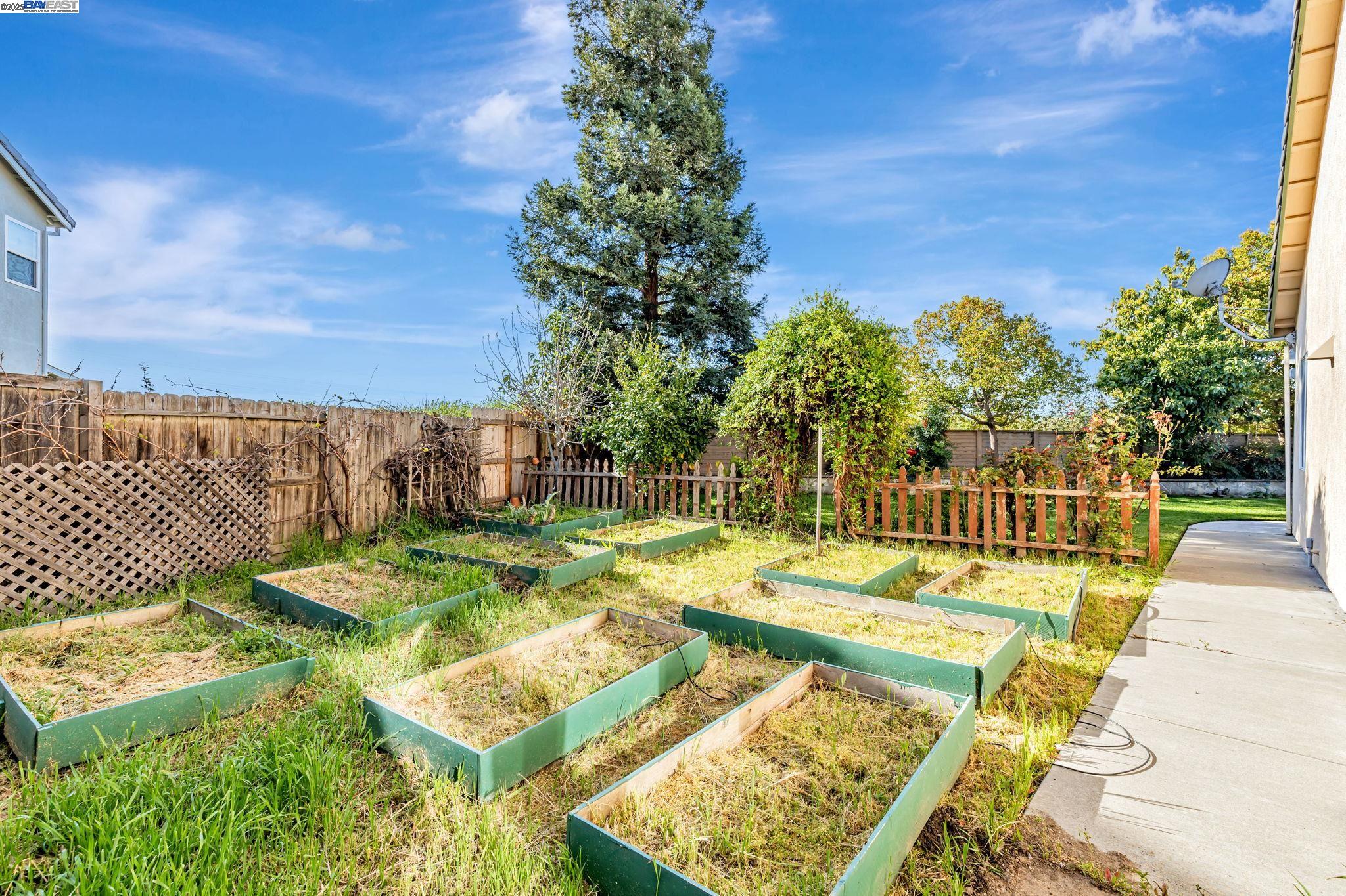 Detail Gallery Image 42 of 45 For 5149 Shipwheel Dr, Stockton,  CA 95206 - 4 Beds | 3 Baths