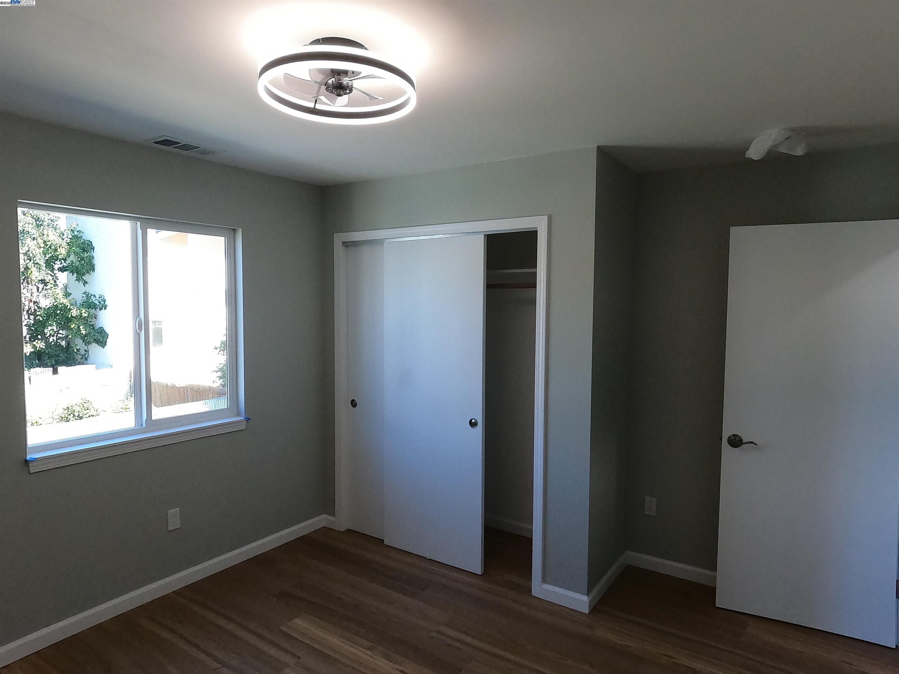 Detail Gallery Image 14 of 17 For 722 Foothill Blvd, Oakland,  CA 94606 - 3 Beds | 1/1 Baths