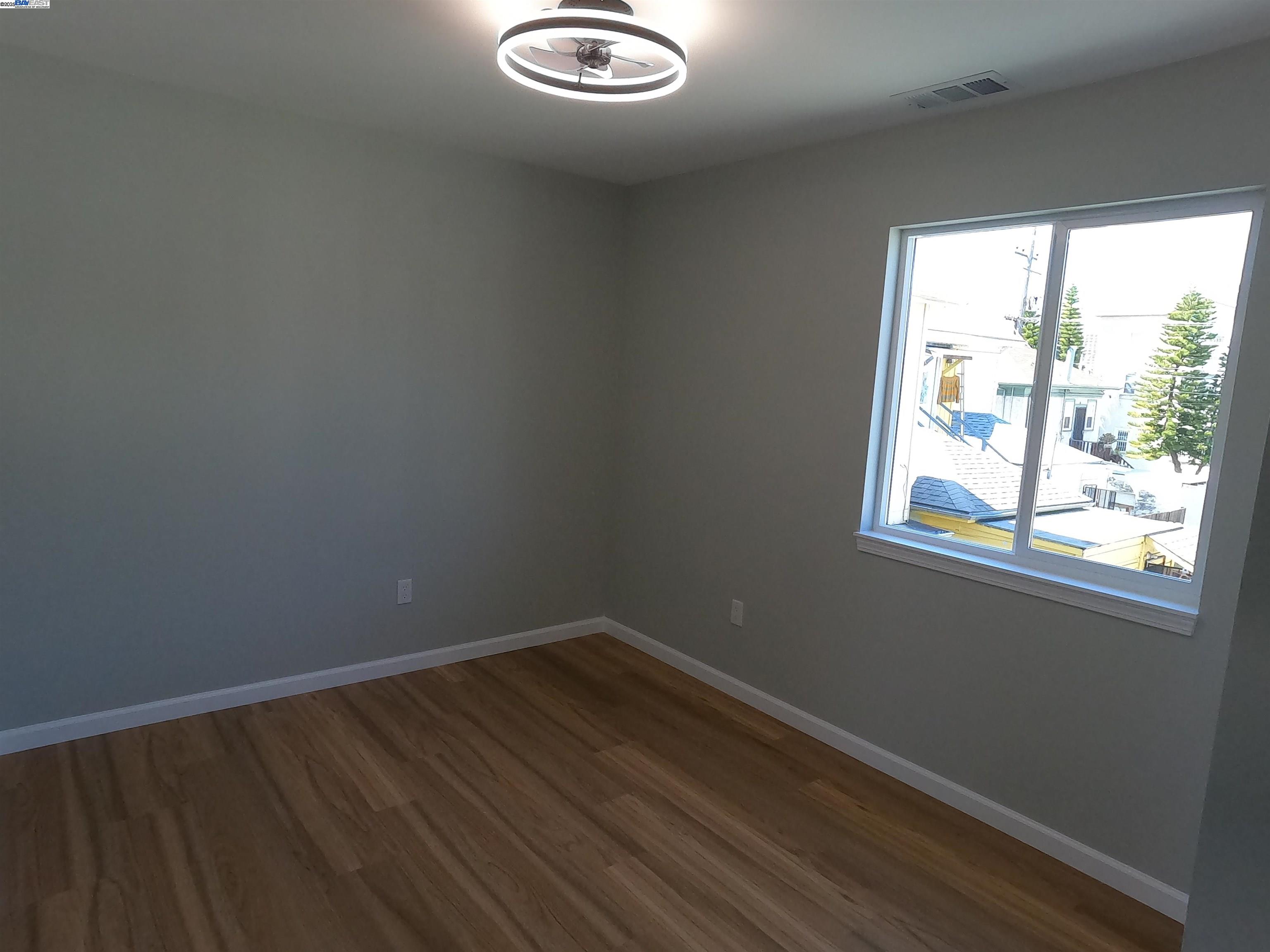 Detail Gallery Image 15 of 17 For 722 Foothill Blvd, Oakland,  CA 94606 - 3 Beds | 1/1 Baths