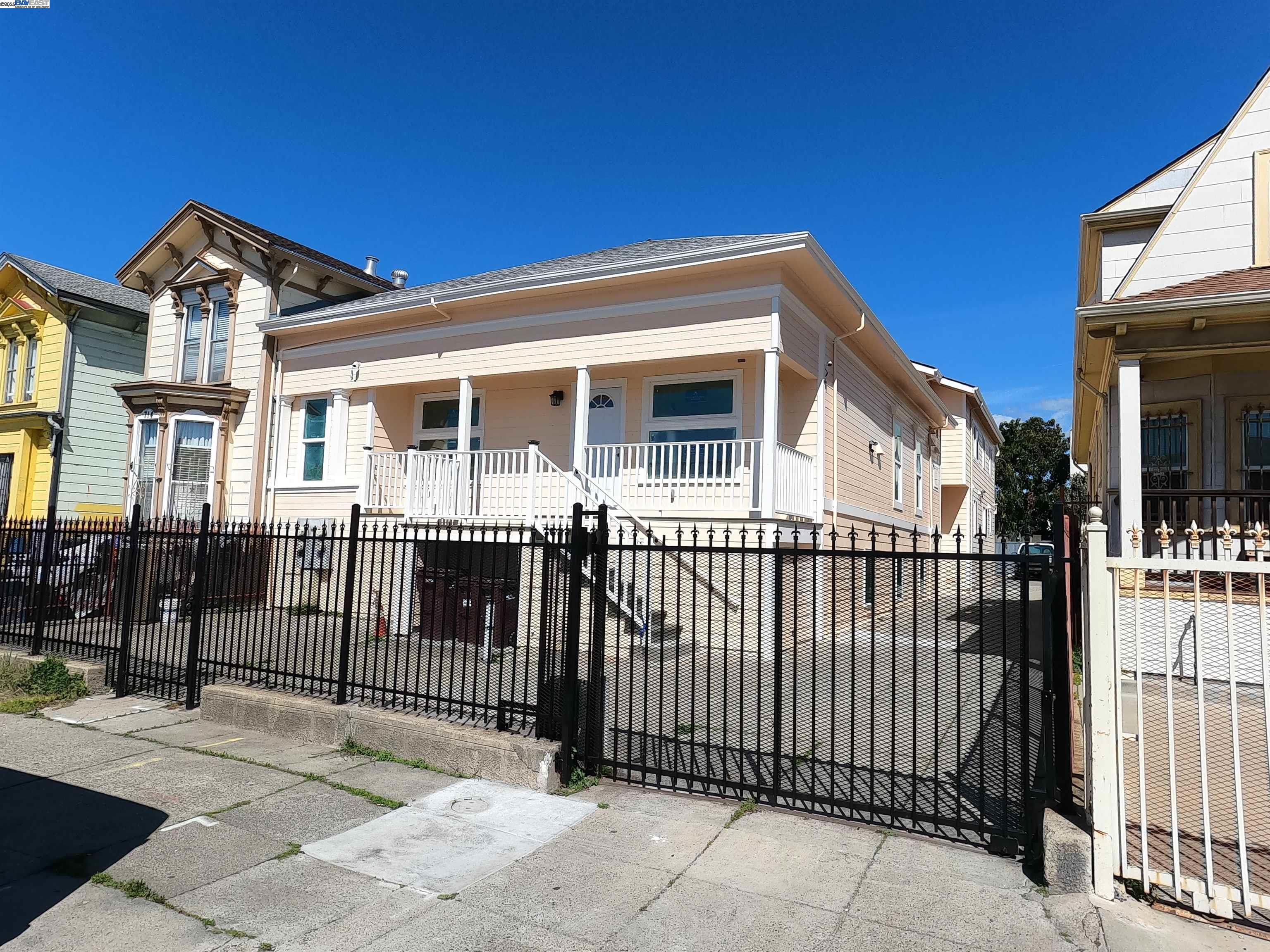 Detail Gallery Image 17 of 17 For 722 Foothill Blvd, Oakland,  CA 94606 - 3 Beds | 1/1 Baths