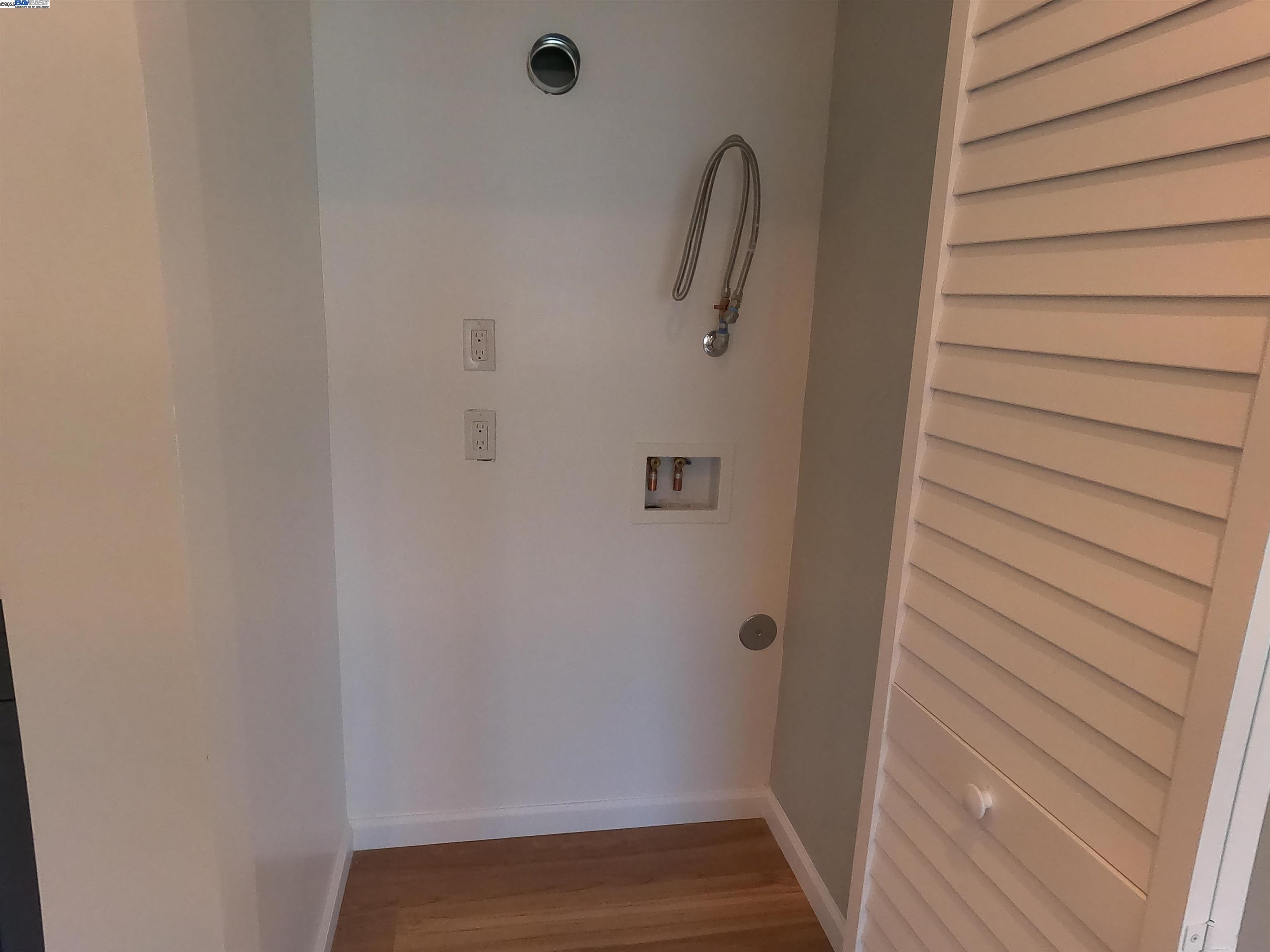 Detail Gallery Image 6 of 17 For 722 Foothill Blvd, Oakland,  CA 94606 - 3 Beds | 1/1 Baths