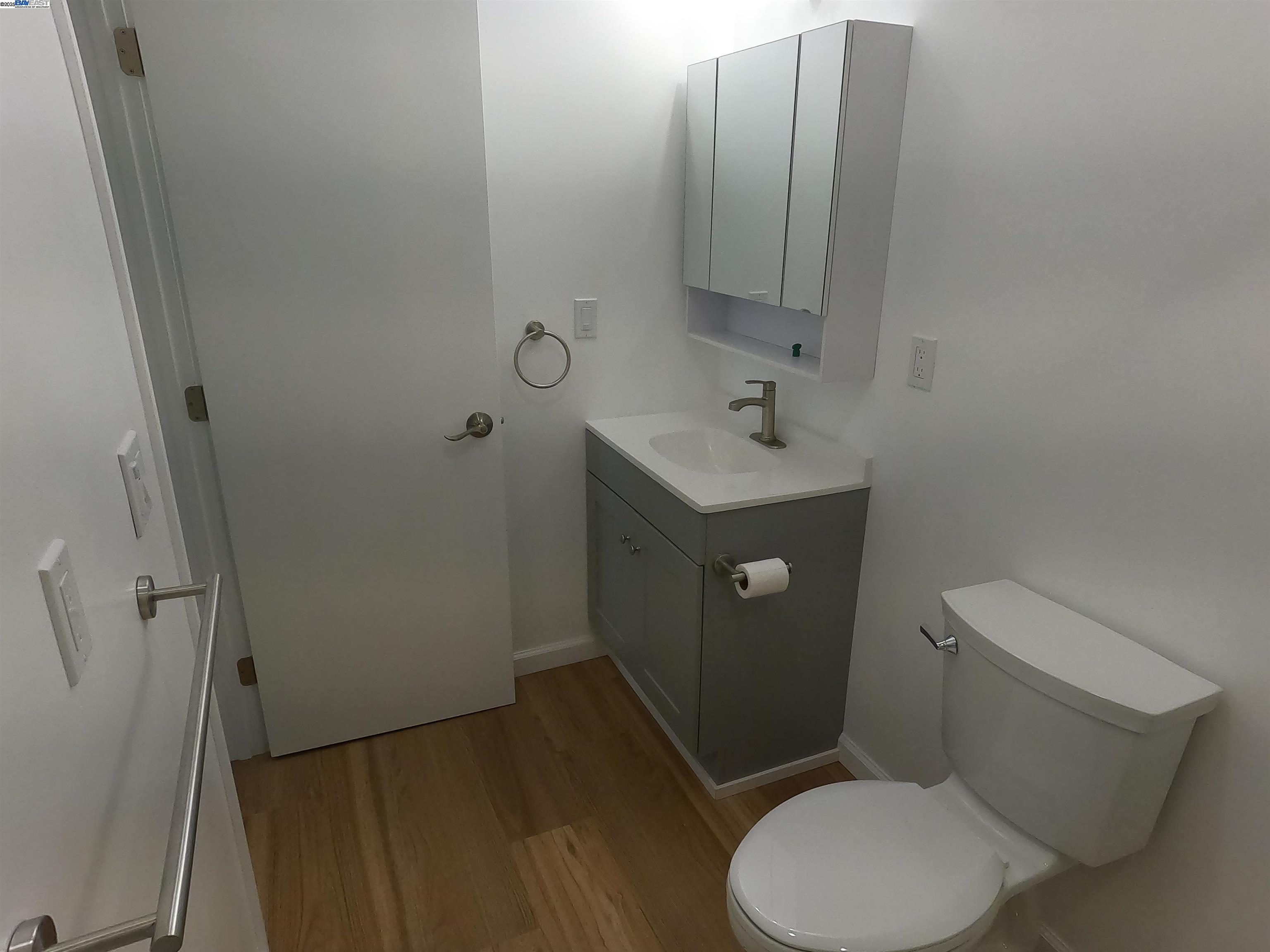 Detail Gallery Image 12 of 21 For 718 Foothill Blvd, Oakland,  CA 94606 - 3 Beds | 1/1 Baths