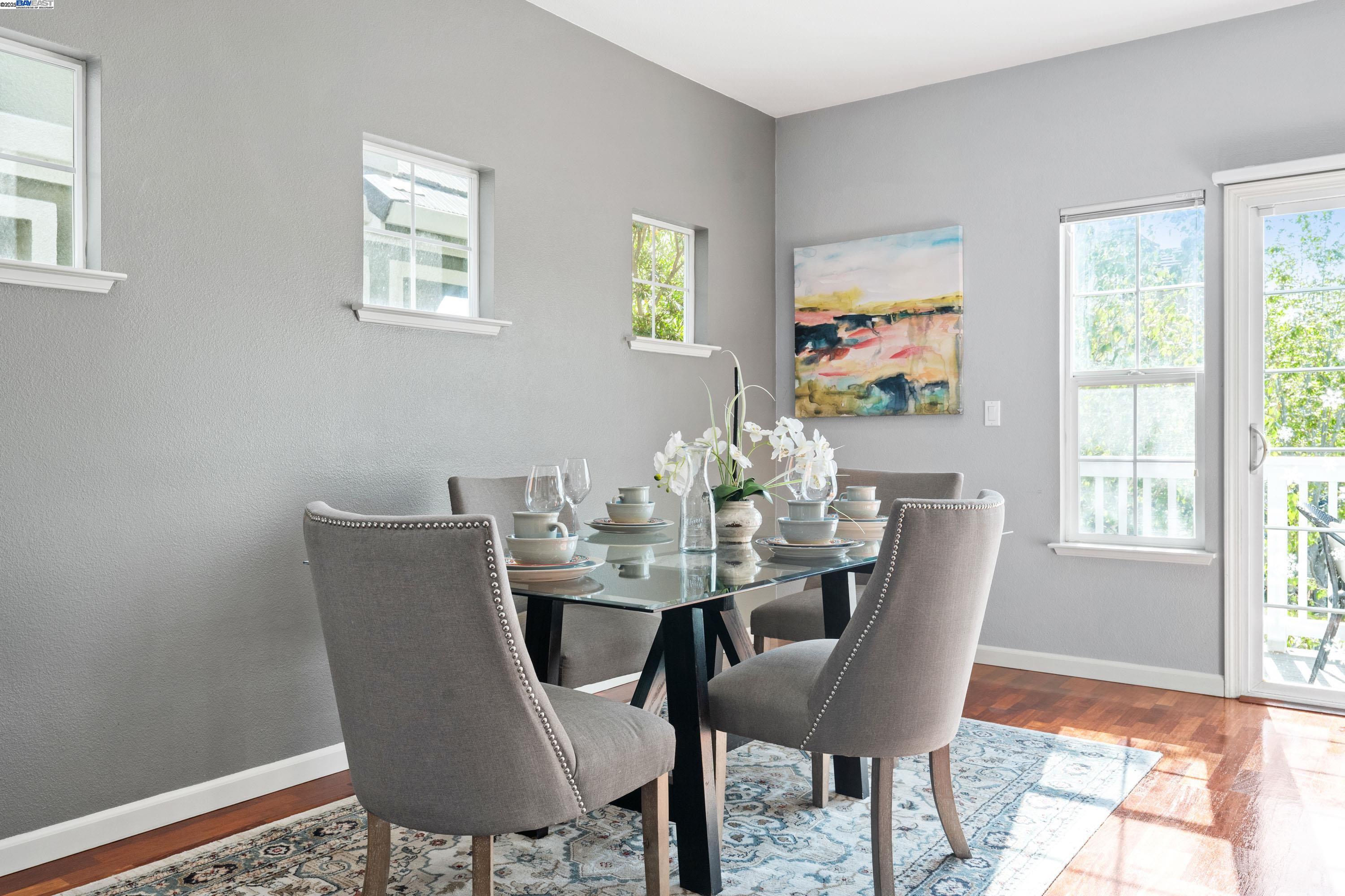 Detail Gallery Image 12 of 52 For 132 Maple Ln, East Palo Alto,  CA 94303 - 4 Beds | 2/1 Baths