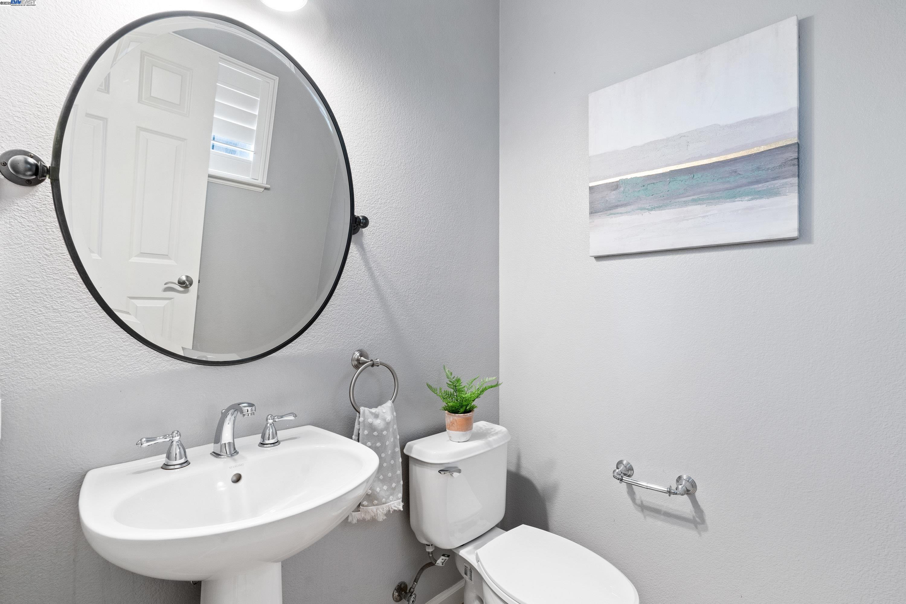 Detail Gallery Image 18 of 52 For 132 Maple Ln, East Palo Alto,  CA 94303 - 4 Beds | 2/1 Baths