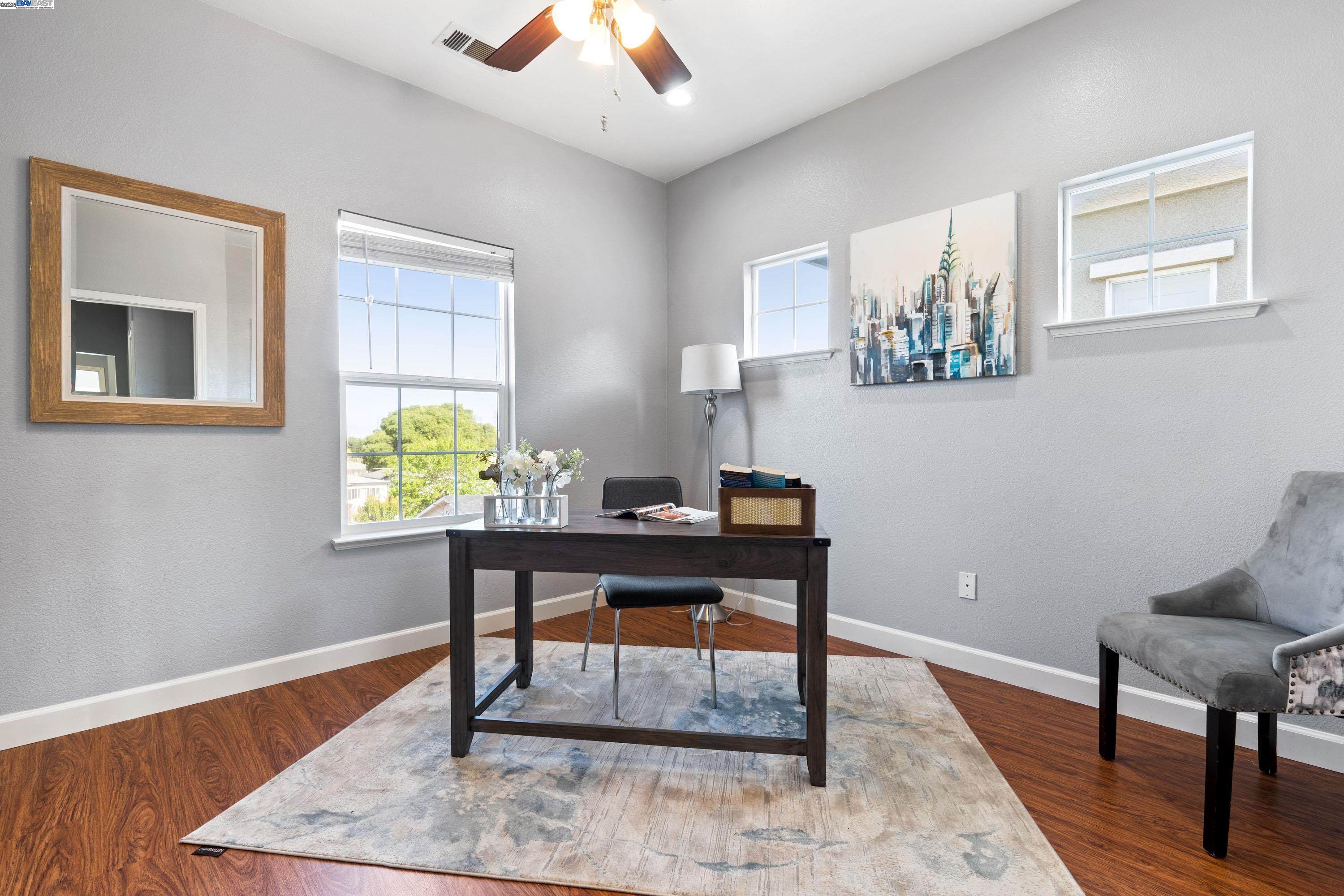 Detail Gallery Image 22 of 52 For 132 Maple Ln, East Palo Alto,  CA 94303 - 4 Beds | 2/1 Baths