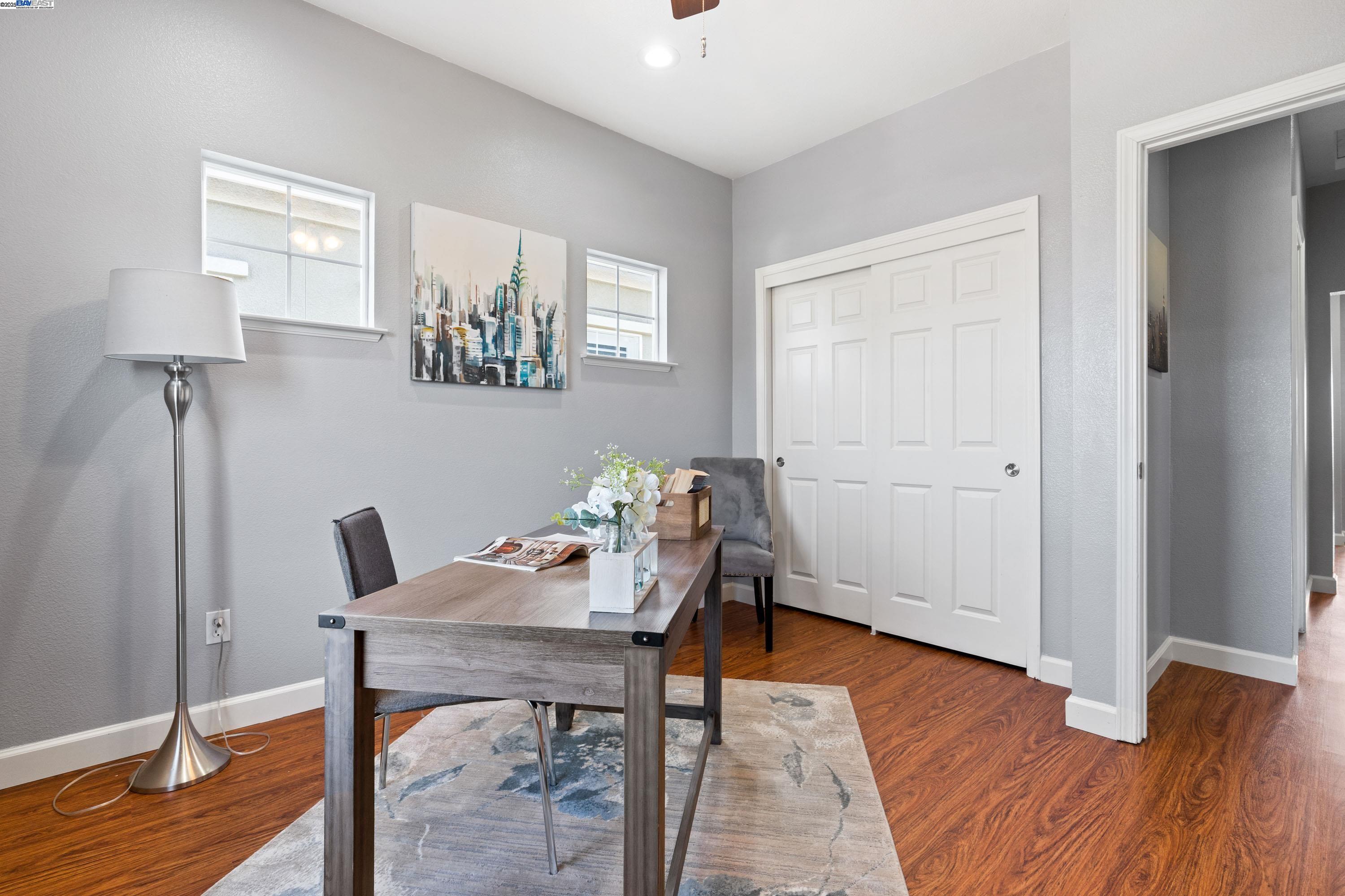 Detail Gallery Image 23 of 52 For 132 Maple Ln, East Palo Alto,  CA 94303 - 4 Beds | 2/1 Baths