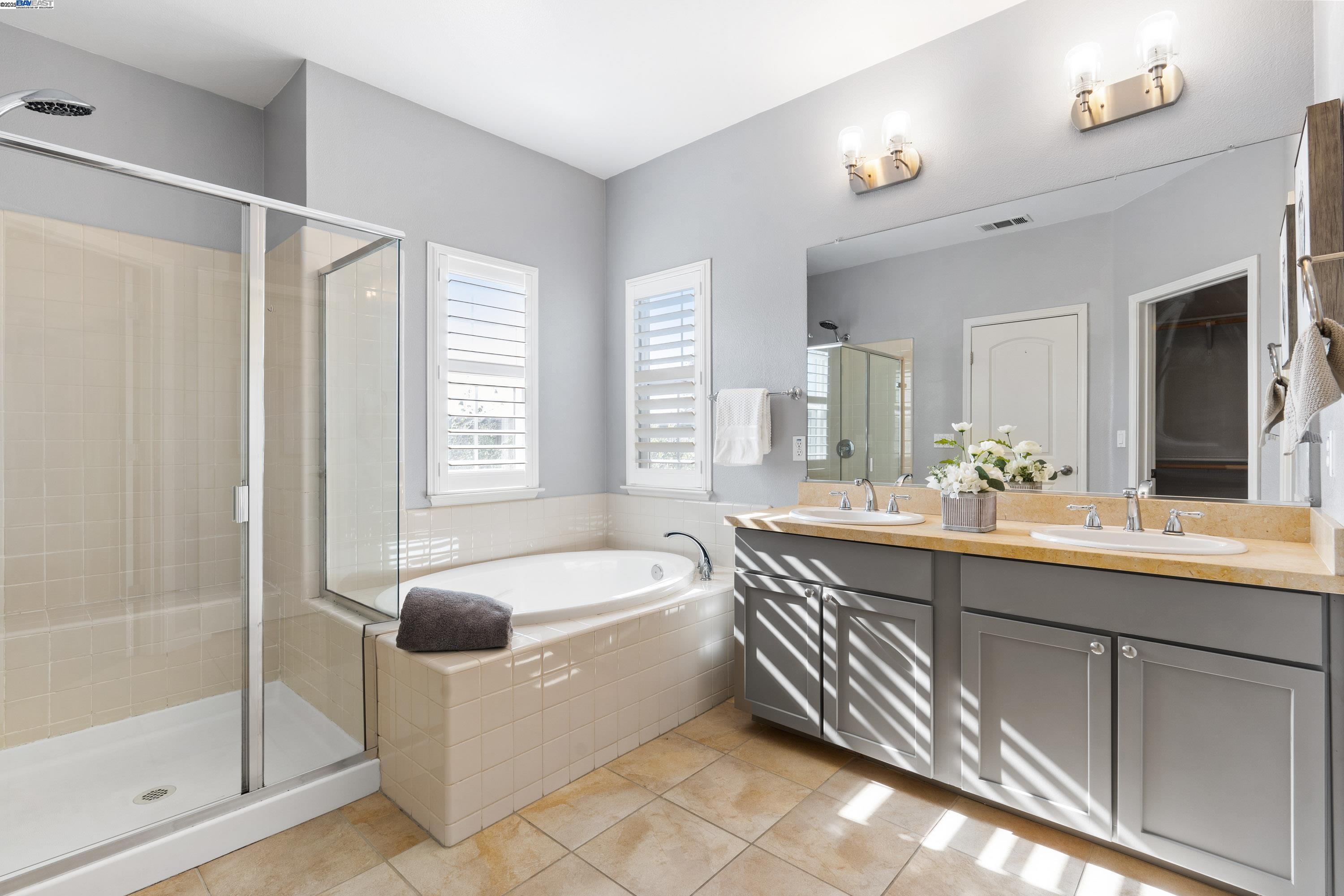 Detail Gallery Image 36 of 52 For 132 Maple Ln, East Palo Alto,  CA 94303 - 4 Beds | 2/1 Baths