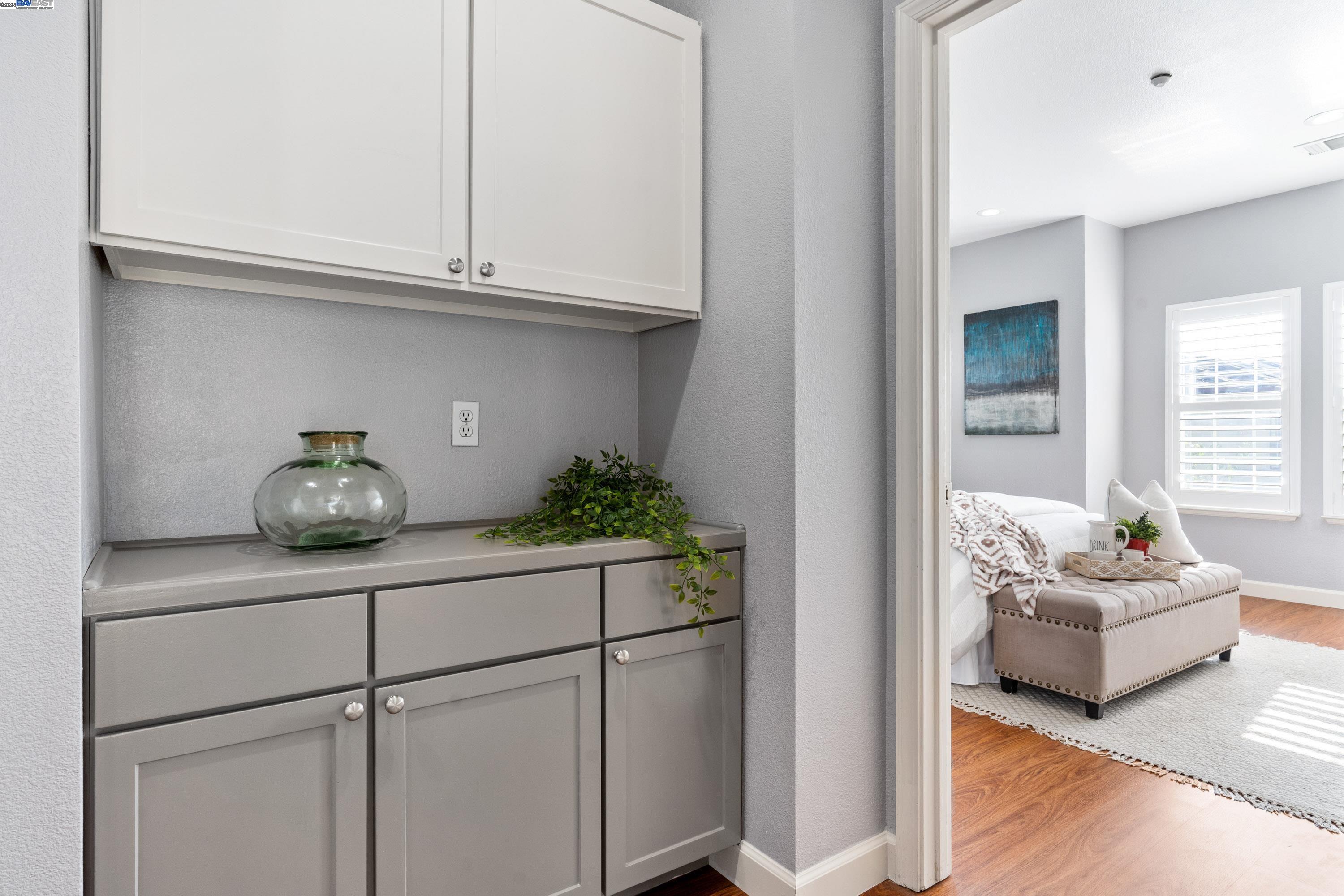 Detail Gallery Image 38 of 52 For 132 Maple Ln, East Palo Alto,  CA 94303 - 4 Beds | 2/1 Baths