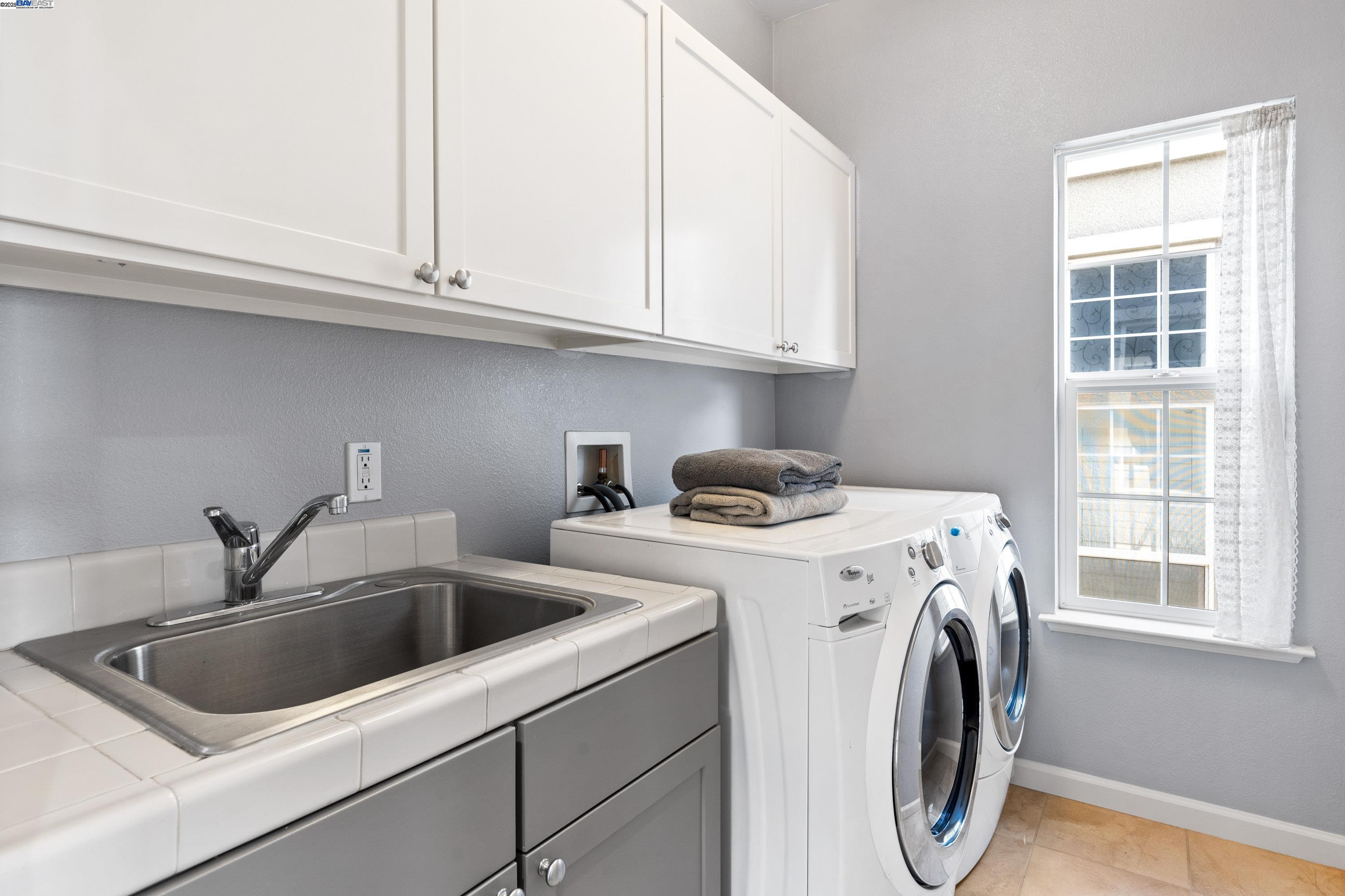 Detail Gallery Image 39 of 52 For 132 Maple Ln, East Palo Alto,  CA 94303 - 4 Beds | 2/1 Baths