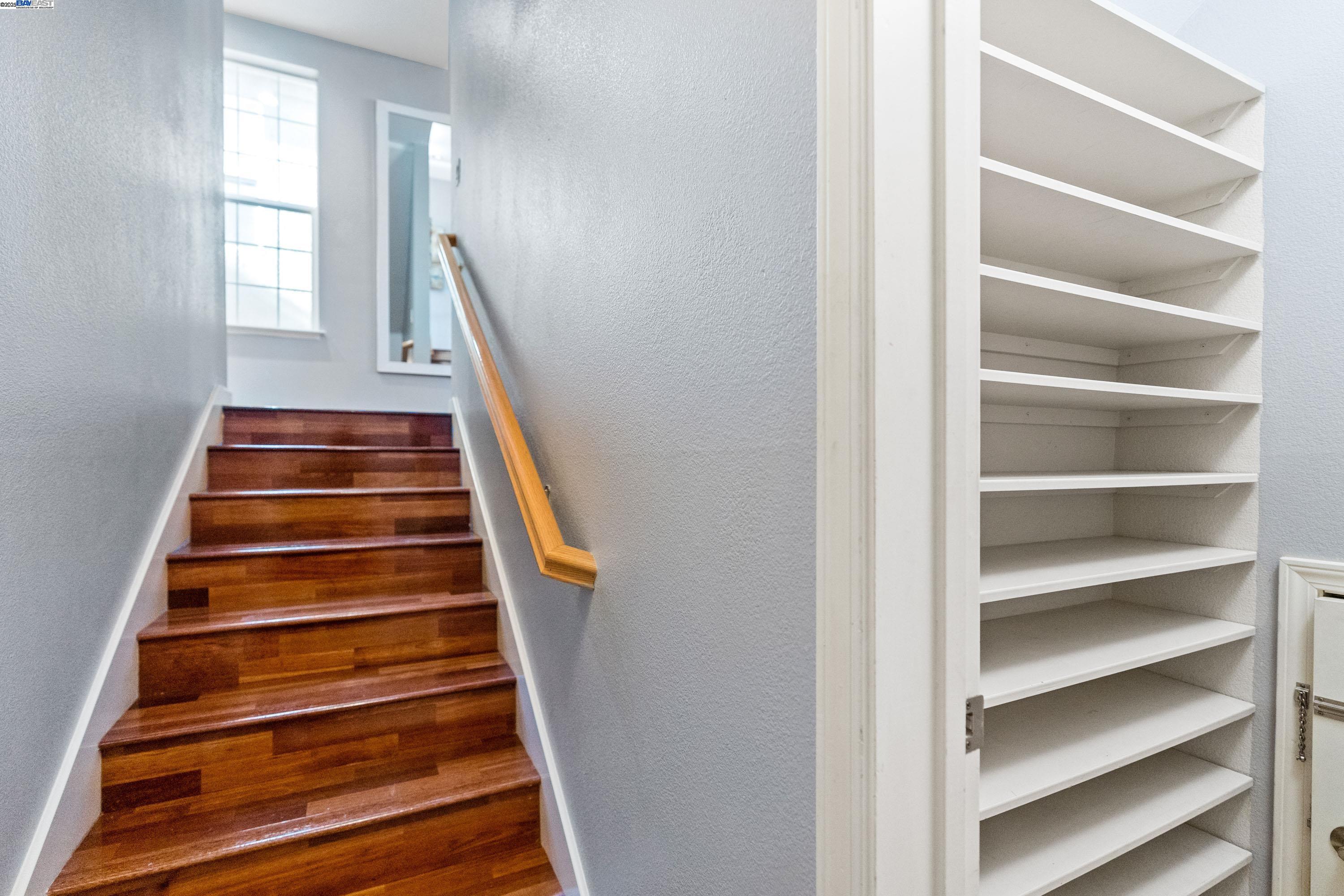 Detail Gallery Image 42 of 52 For 132 Maple Ln, East Palo Alto,  CA 94303 - 4 Beds | 2/1 Baths