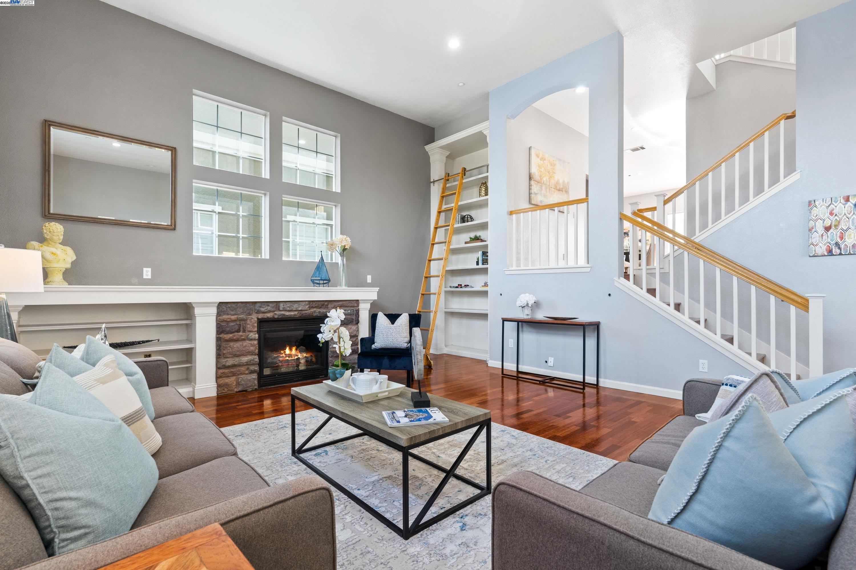 Detail Gallery Image 7 of 52 For 132 Maple Ln, East Palo Alto,  CA 94303 - 4 Beds | 2/1 Baths