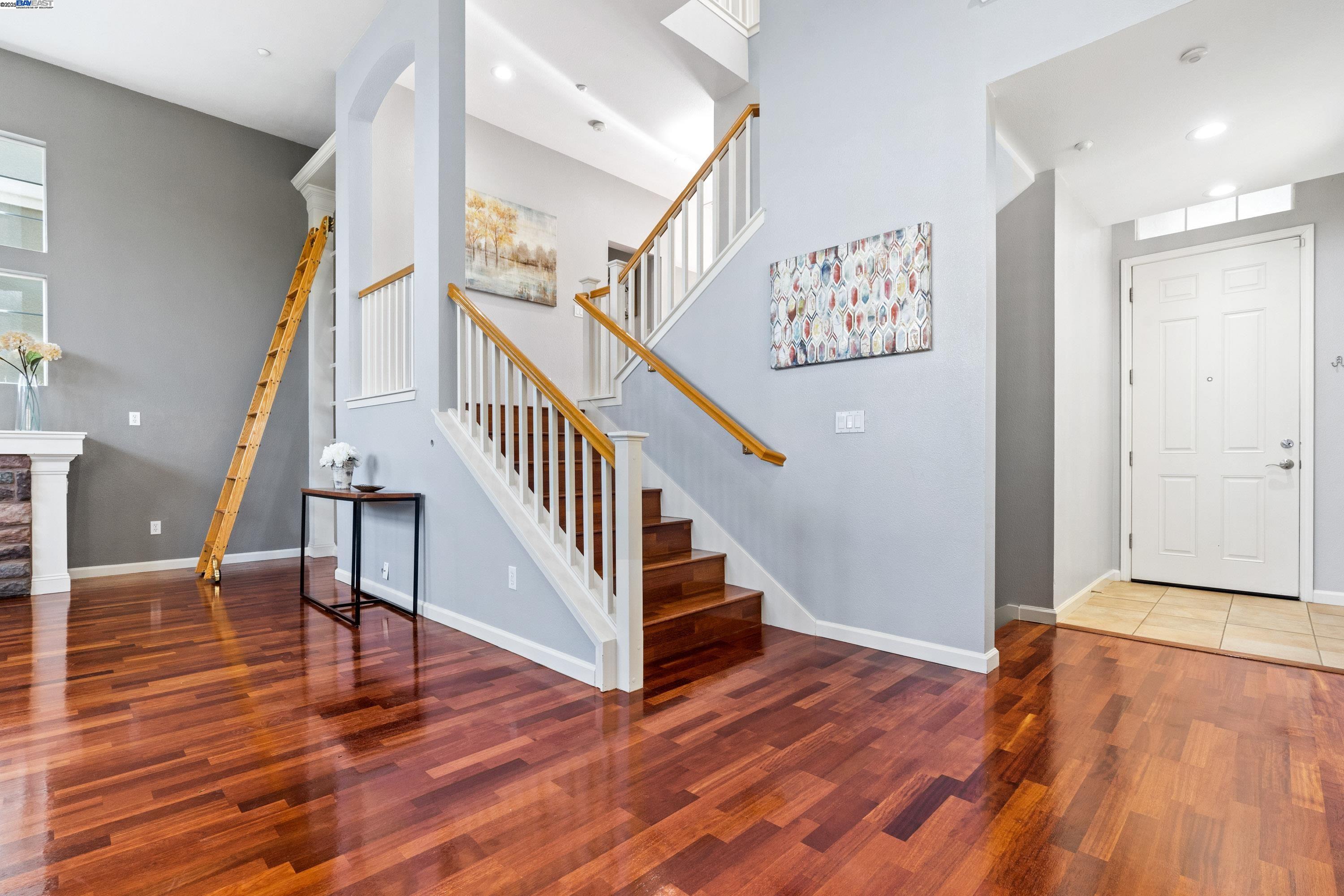 Detail Gallery Image 9 of 52 For 132 Maple Ln, East Palo Alto,  CA 94303 - 4 Beds | 2/1 Baths